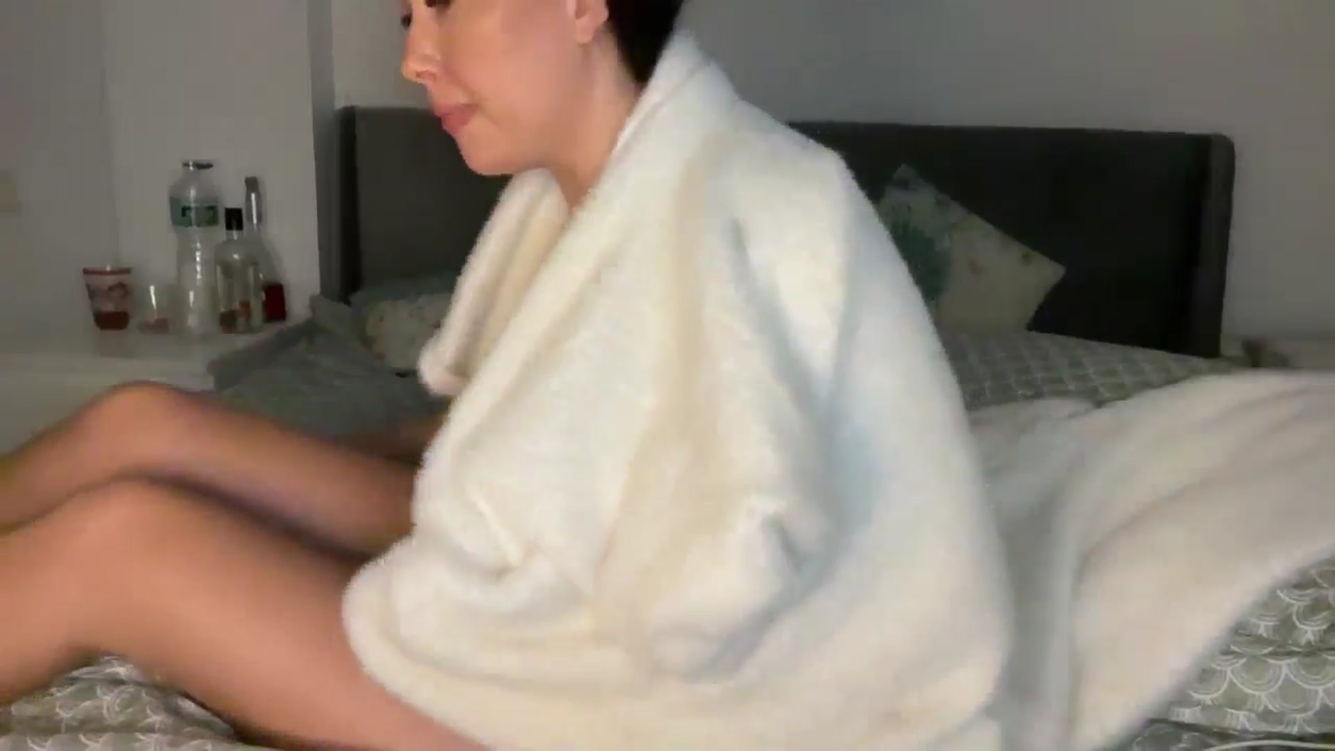 Gallery image thumbnail from Sweetylinaa's myfreecams stream on, 02/07/2026, 17:21 image 2 of 20