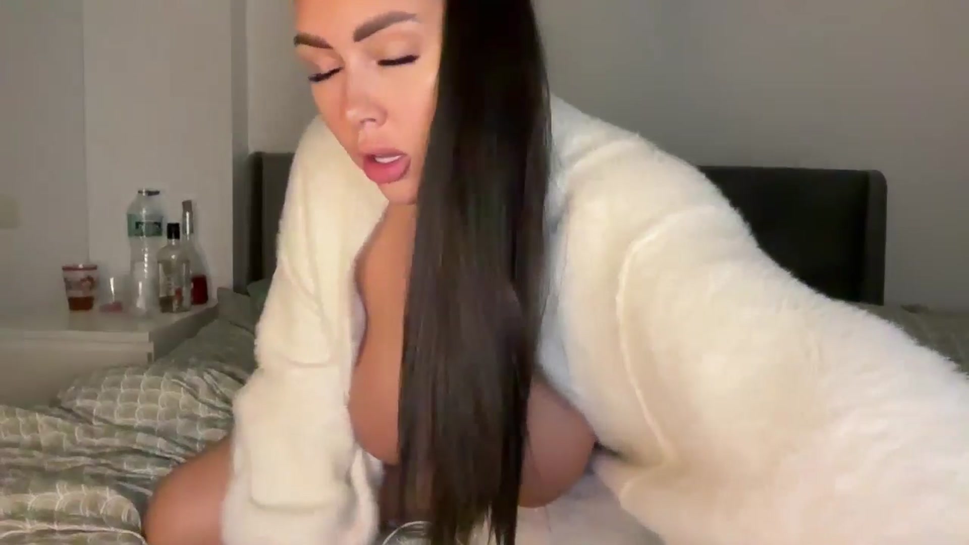 Gallery image thumbnail from Sweetylinaa's myfreecams stream on, 02/07/2026, 17:21 image 14 of 20