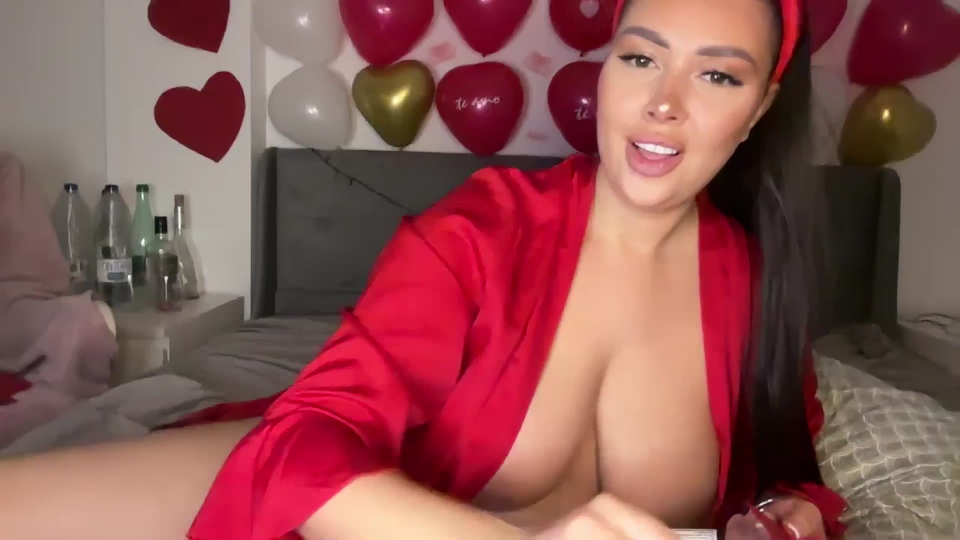 Gallery image thumbnail from Sweetylinaa's myfreecams stream on, 02/14/2026, 13:44 image 13 of 20