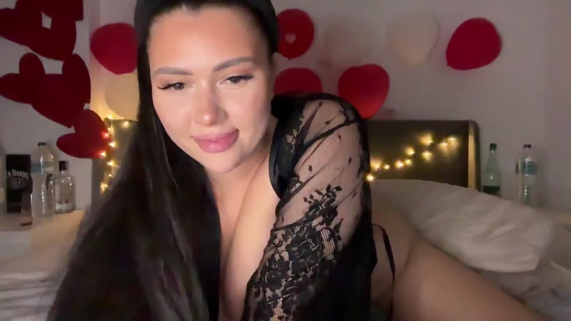 Gallery image thumbnail from Sweetylinaa's myfreecams stream on, 03/18/2026, 16:15 image 9 of 20
