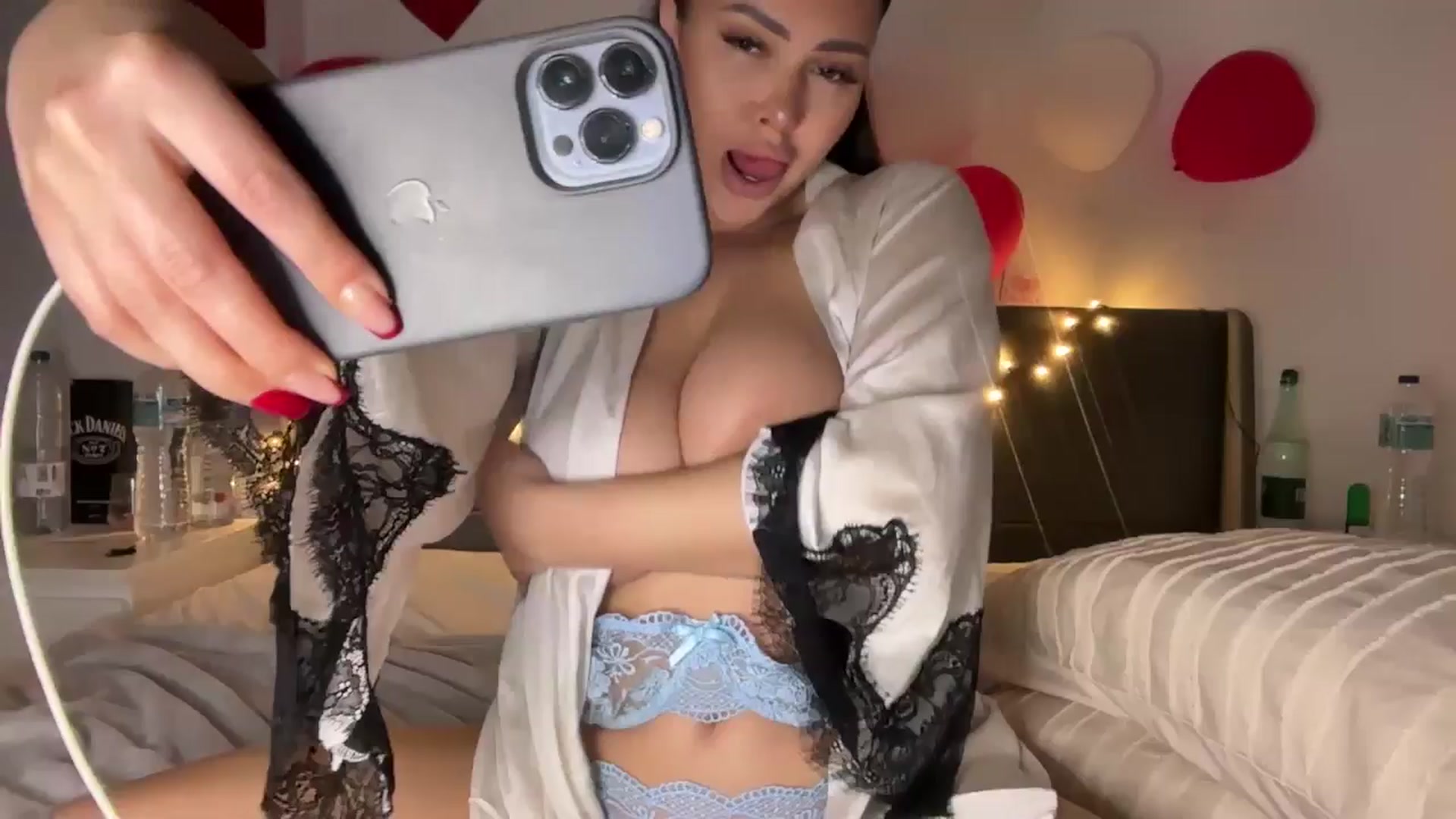 Gallery image thumbnail from Sweetylinaa's myfreecams stream on, 03/19/2026, 15:01 image 1 of 20