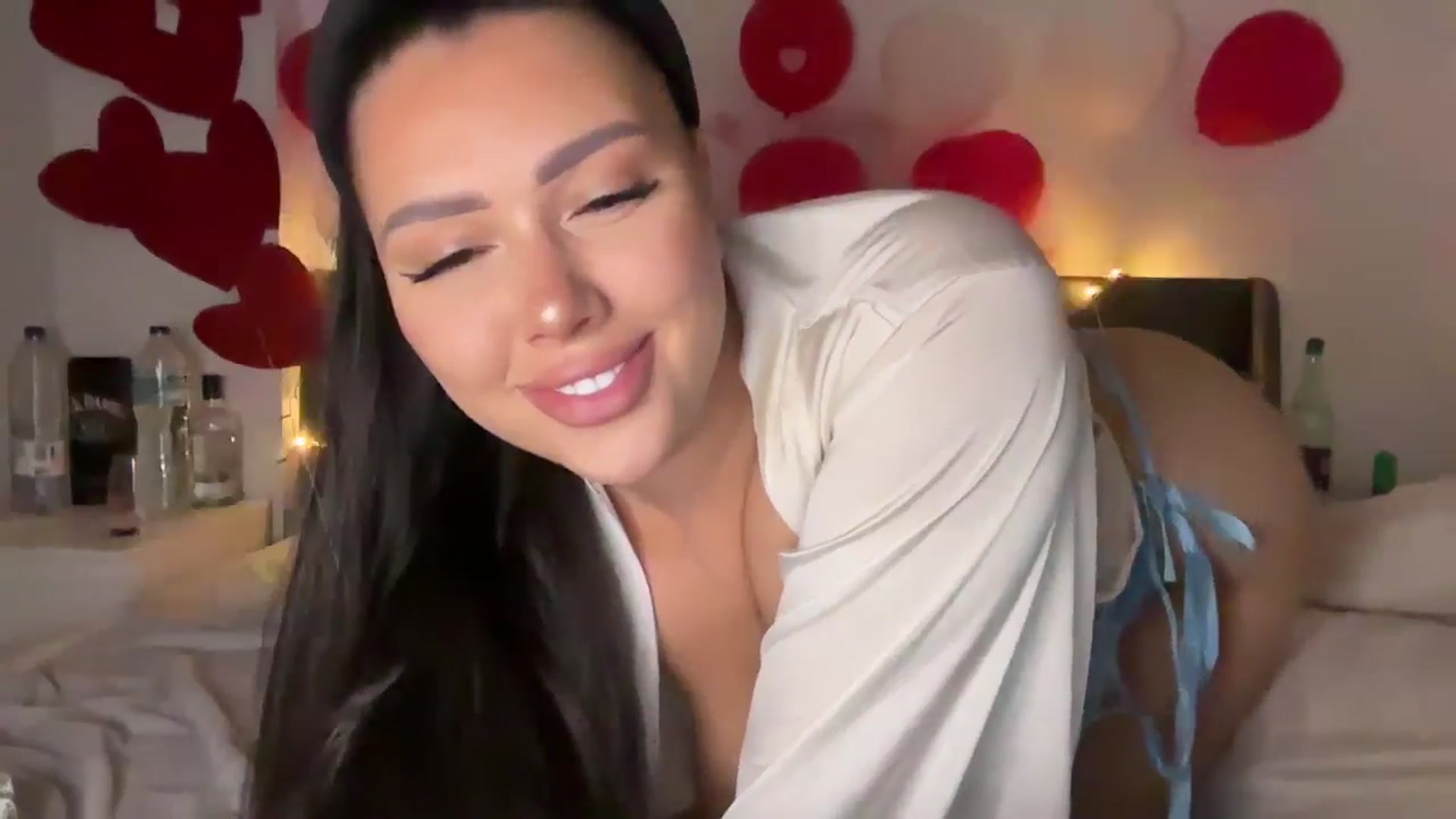 Gallery image thumbnail from Sweetylinaa's myfreecams stream on, 03/19/2026, 15:01 image 18 of 20