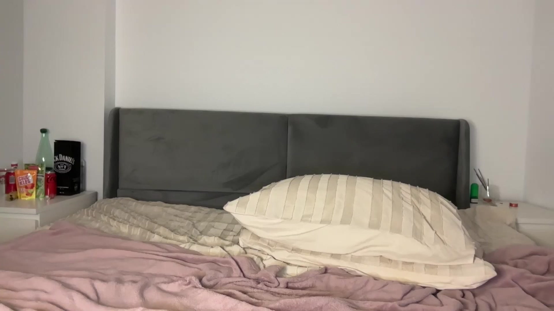 Gallery image thumbnail from Sweetylinaa's myfreecams stream on, 04/12/2026, 15:32 image 14 of 20