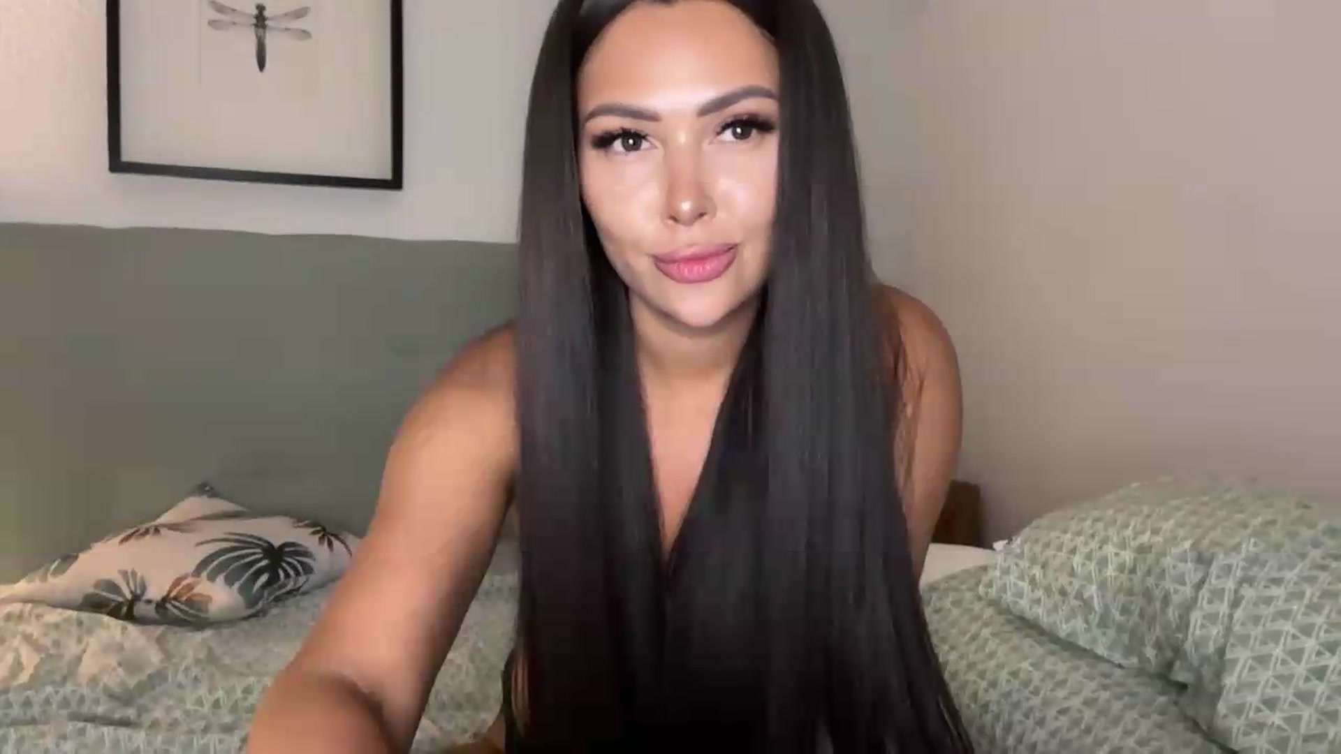 Gallery image thumbnail from Sweetylinaa's myfreecams stream on, 08/15/2026, 01:34 image 4 of 20