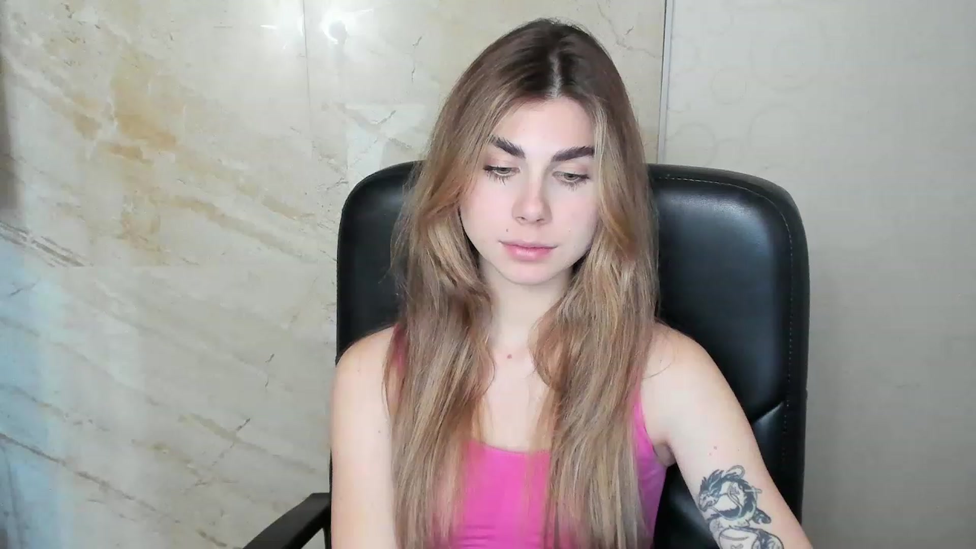 Gallery image thumbnail from SwetChloe's myfreecams stream on, 11/29/2022, 10:26 image 12 of 20