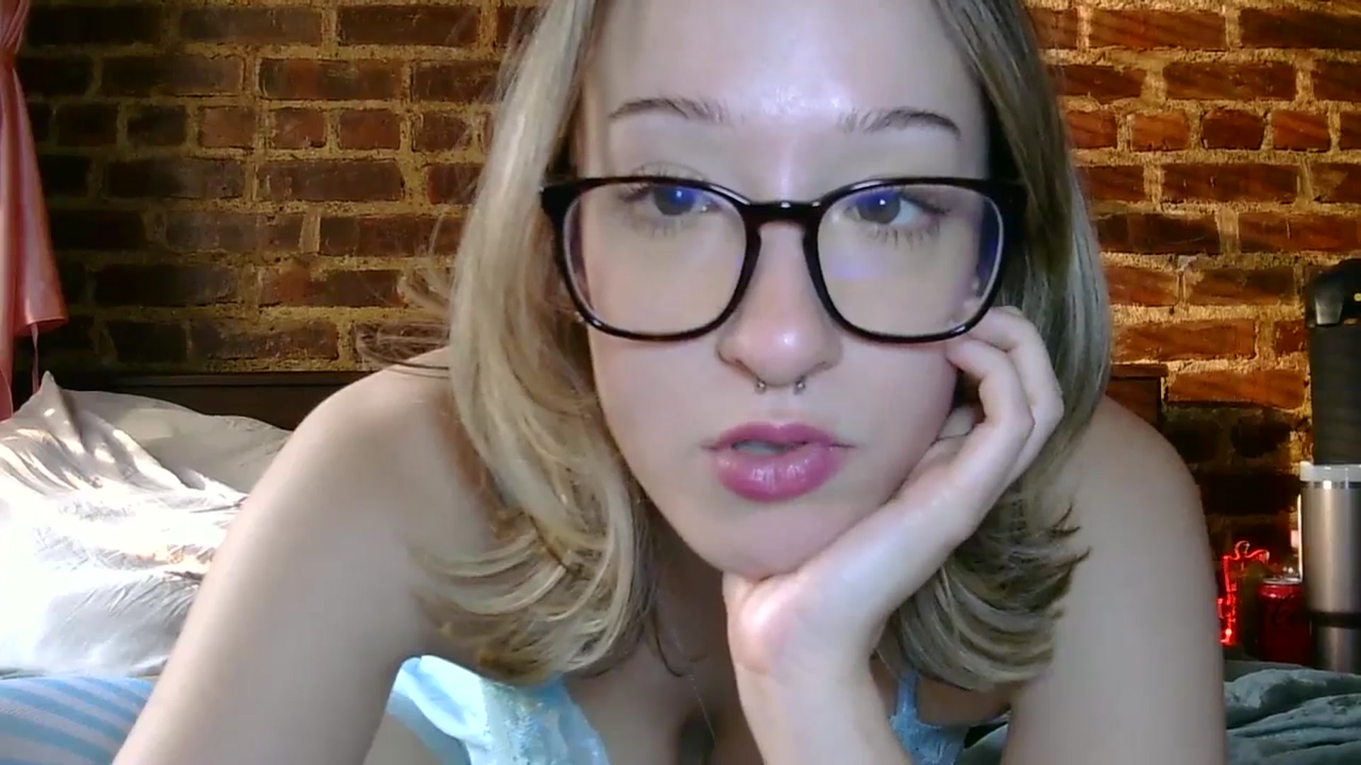 Gallery image thumbnail from SwitchyBunnie's myfreecams stream on, 06/02/2025, 22:51 image 18 of 20