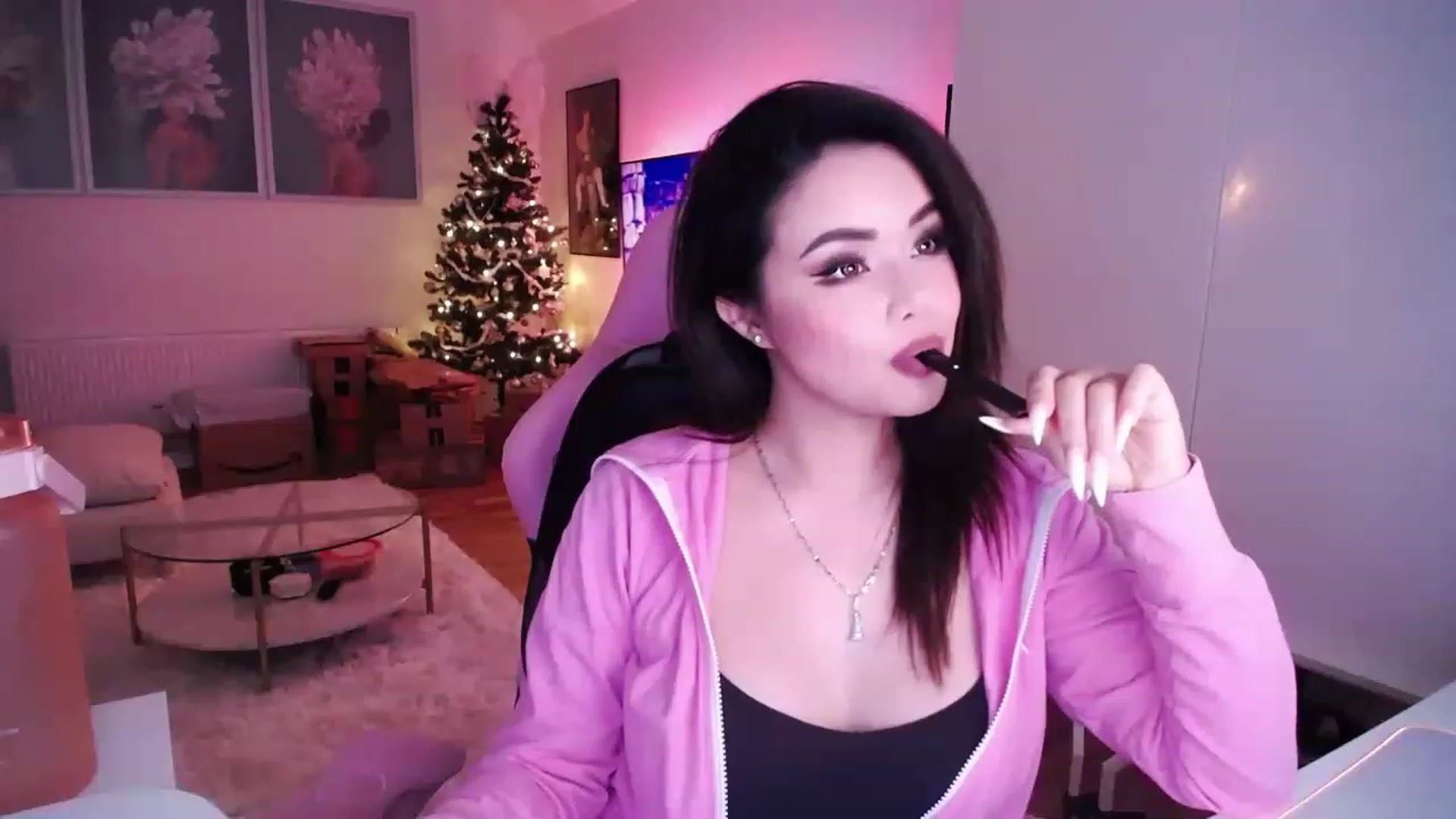 Gallery image thumbnail from SwtSunny's myfreecams stream on, 11/29/2022, 02:37 image 6 of 20