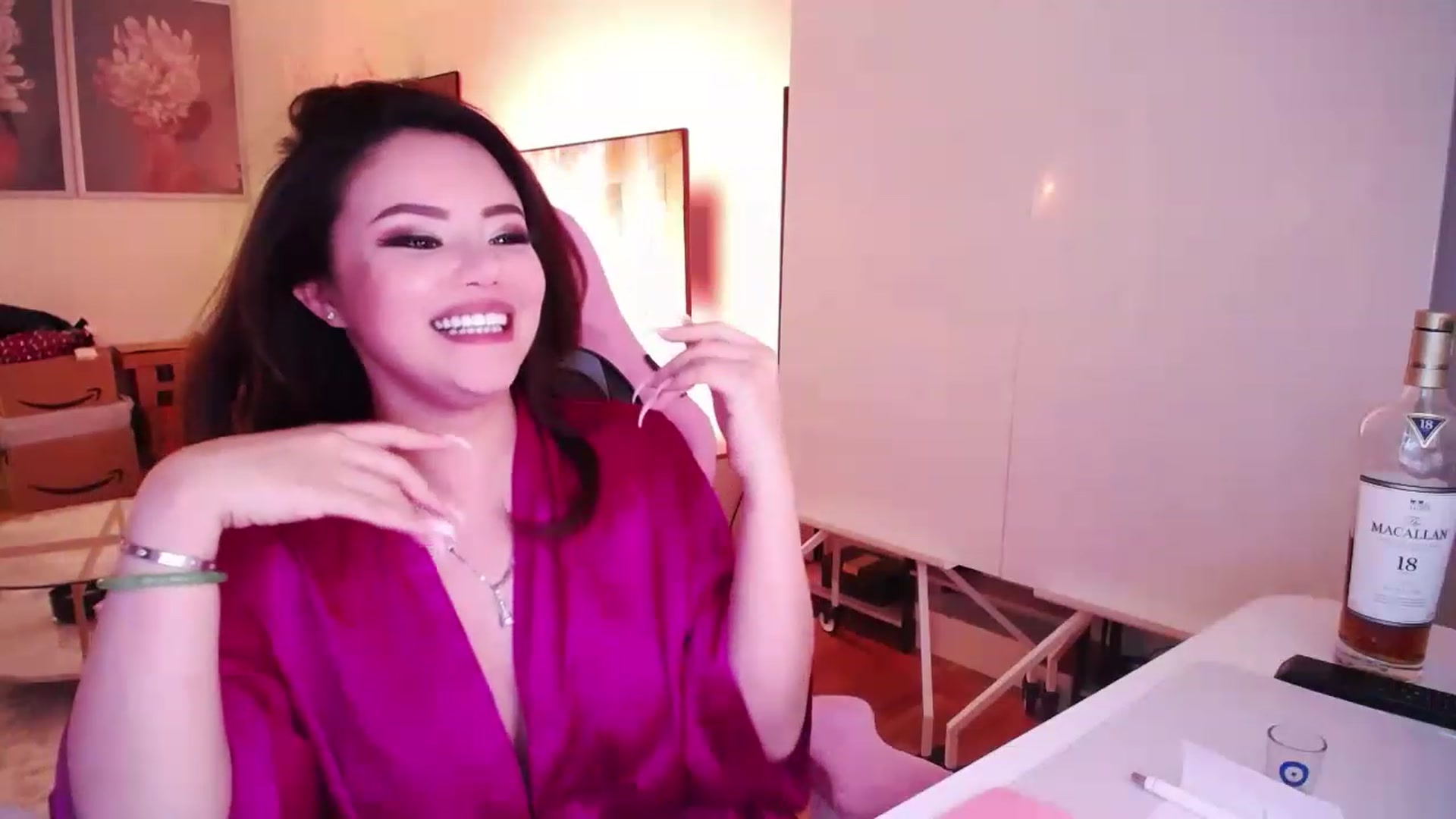Gallery image thumbnail from SwtSunny's myfreecams stream on, 12/04/2022, 06:43 image 6 of 20