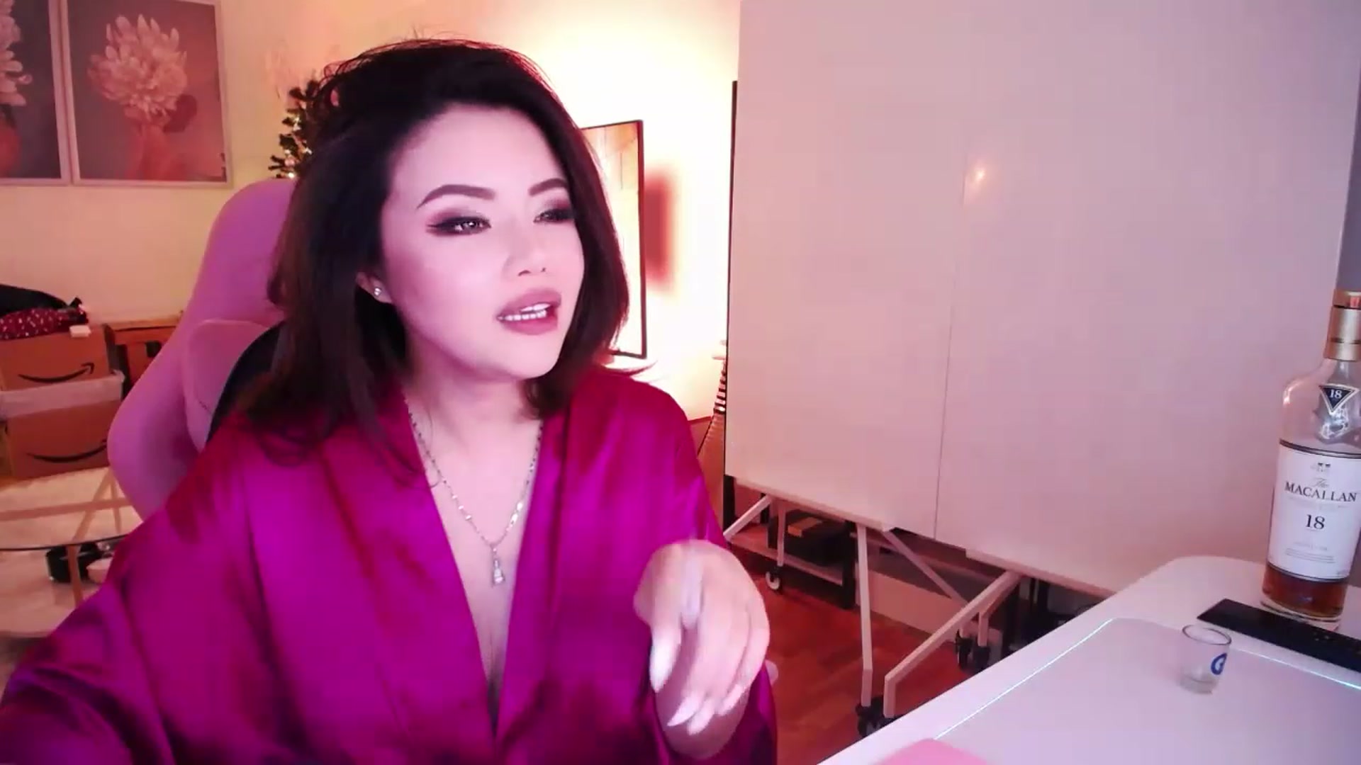 Gallery image thumbnail from SwtSunny's myfreecams stream on, 12/04/2022, 06:43 image 3 of 20