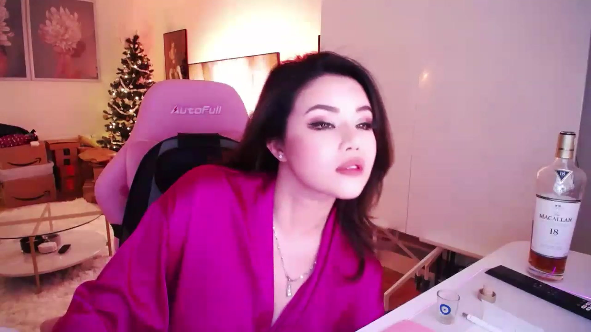 Gallery image thumbnail from SwtSunny's myfreecams stream on, 12/04/2022, 06:43 image 7 of 20