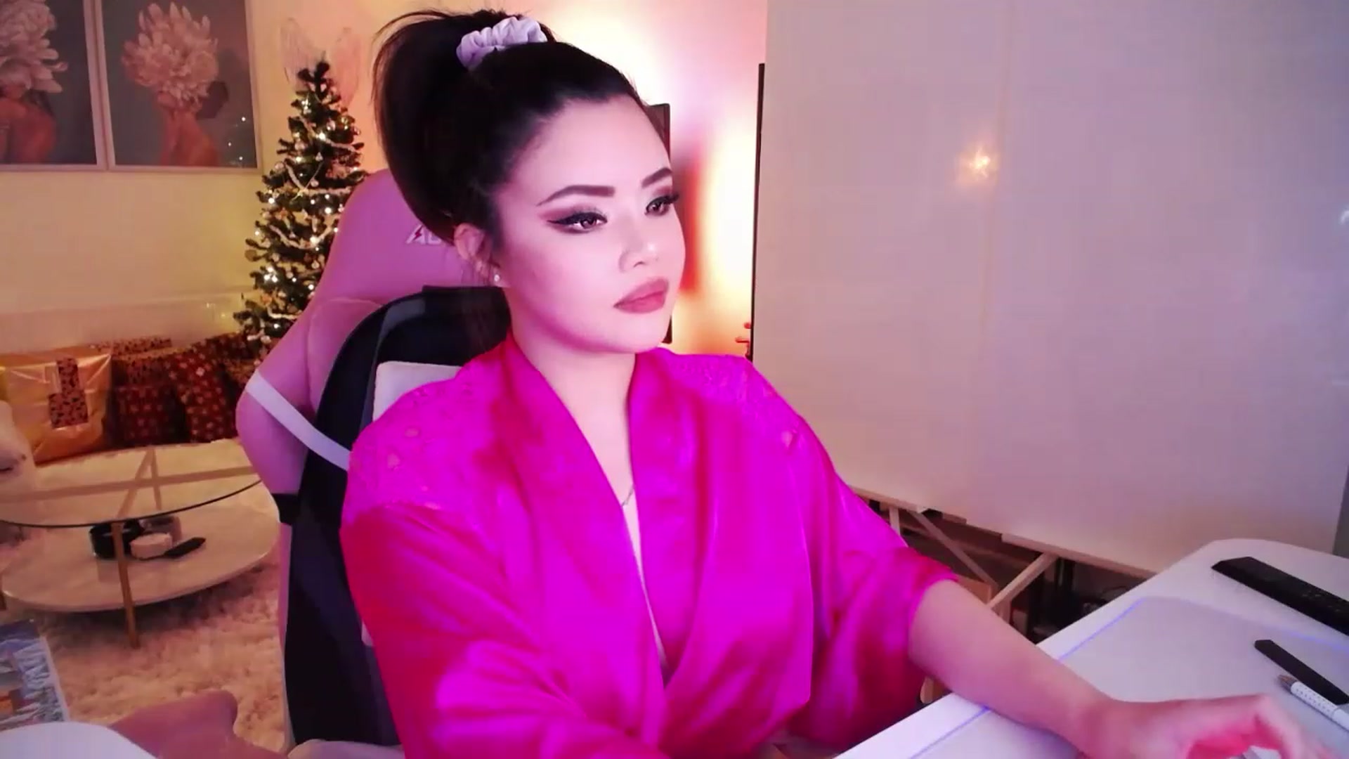 Gallery image thumbnail from SwtSunny's myfreecams stream on, 12/06/2022, 03:15 image 16 of 20