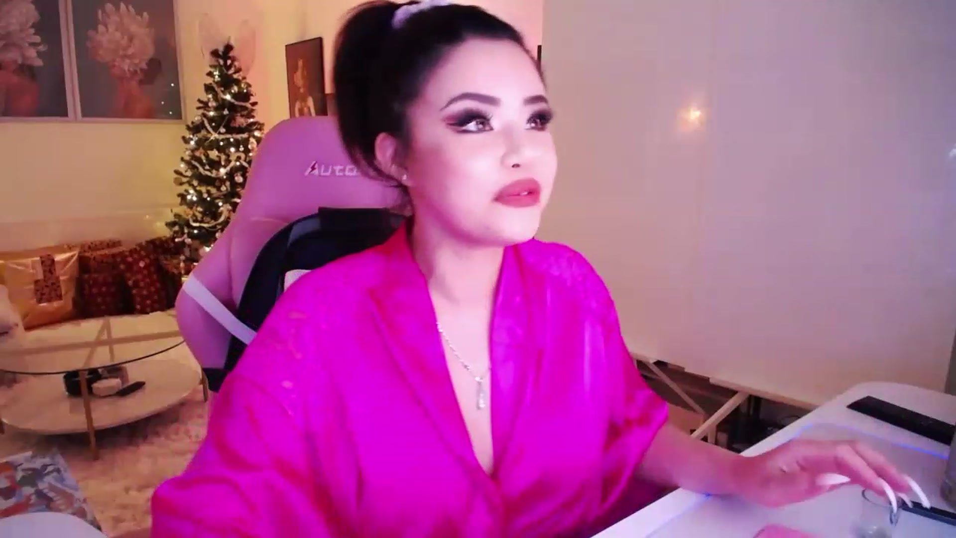Gallery image thumbnail from SwtSunny's myfreecams stream on, 12/06/2022, 03:15 image 18 of 20