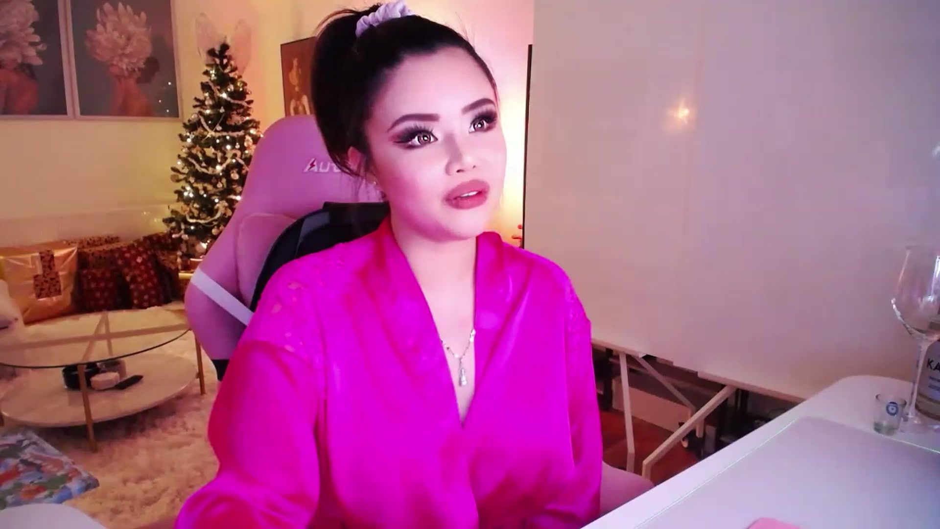 Gallery image thumbnail from SwtSunny's myfreecams stream on, 12/06/2022, 03:15 image 20 of 20
