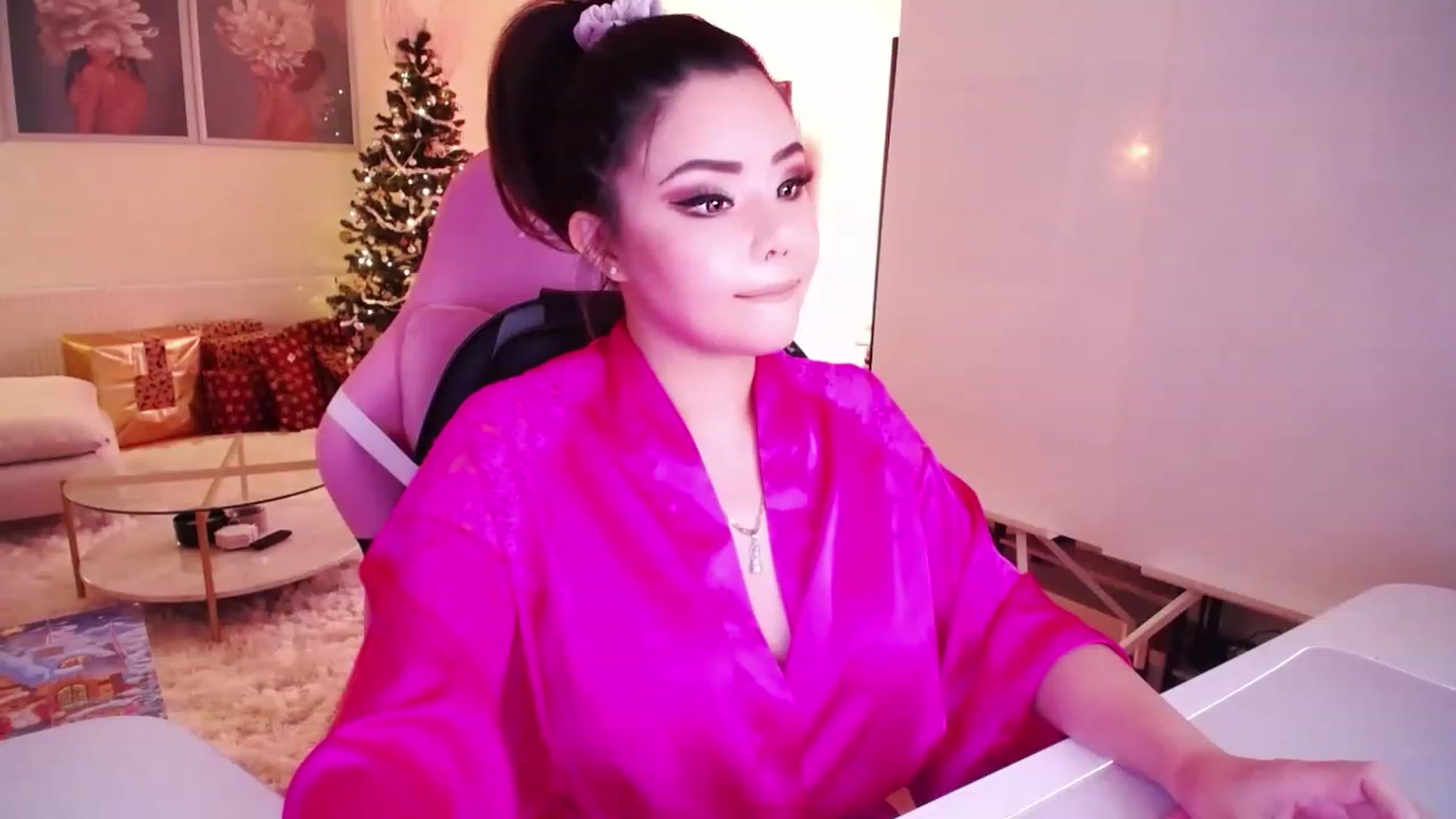 Gallery image thumbnail from SwtSunny's myfreecams stream on, 12/06/2022, 03:15 image 5 of 20