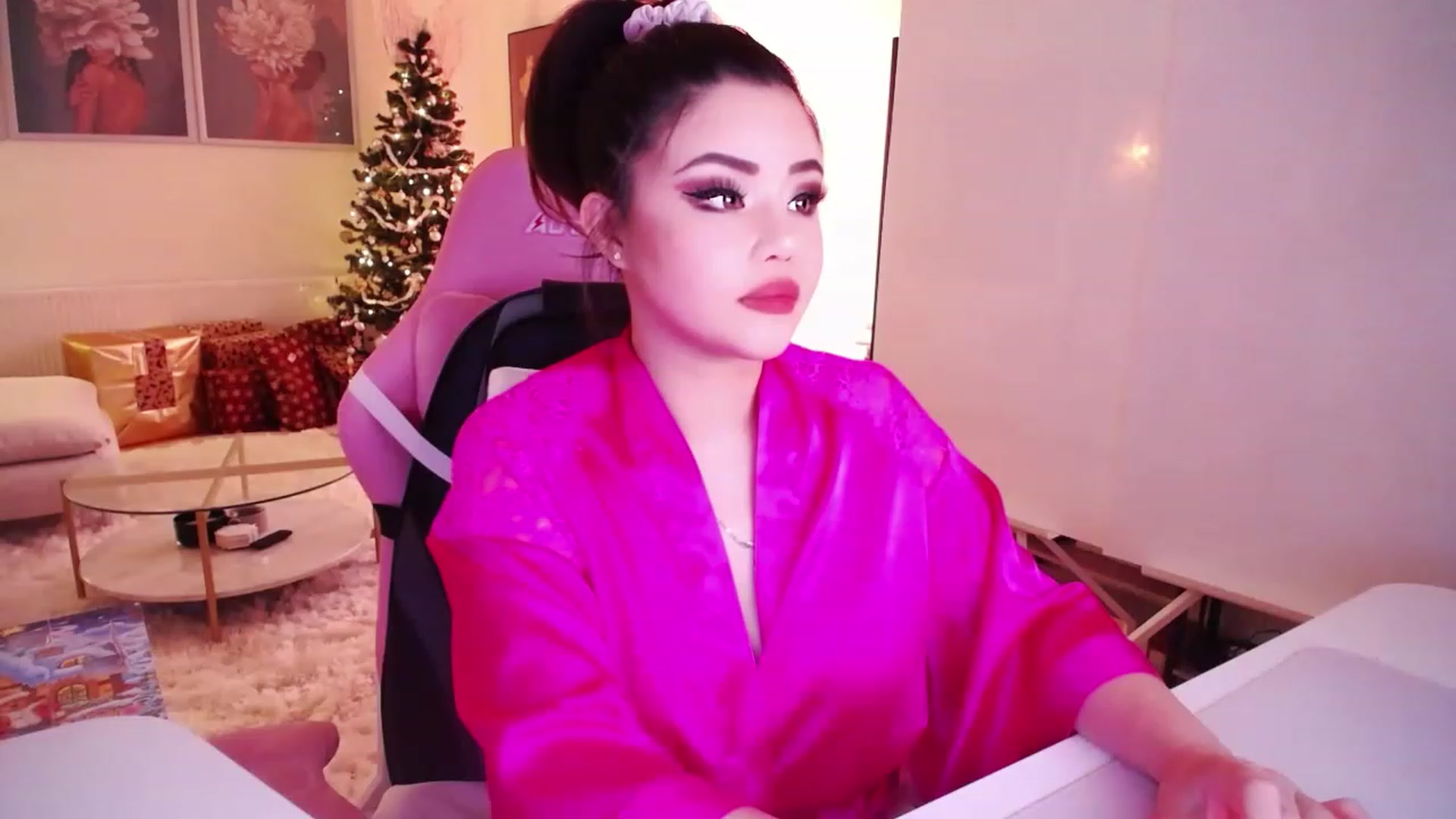 Gallery image thumbnail from SwtSunny's myfreecams stream on, 12/06/2022, 03:15 image 3 of 20