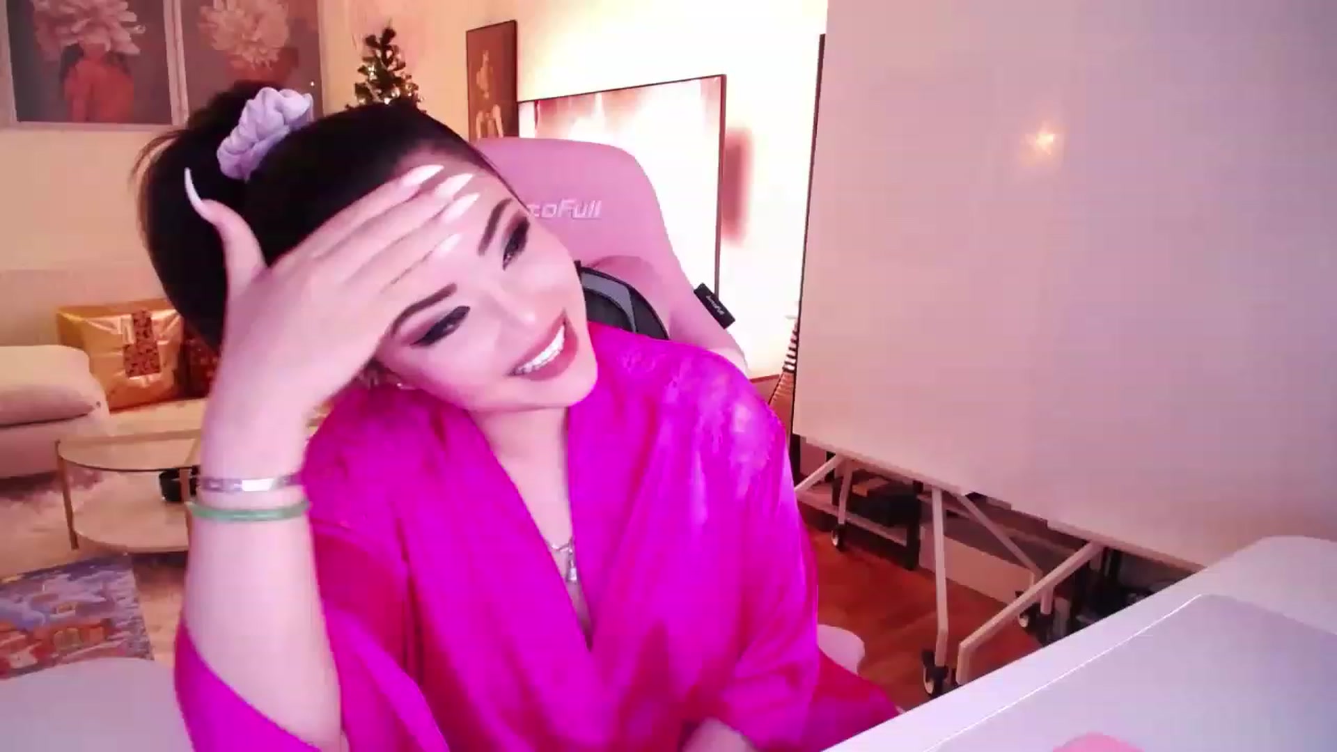 Gallery image thumbnail from SwtSunny's myfreecams stream on, 12/06/2022, 03:15 image 4 of 20