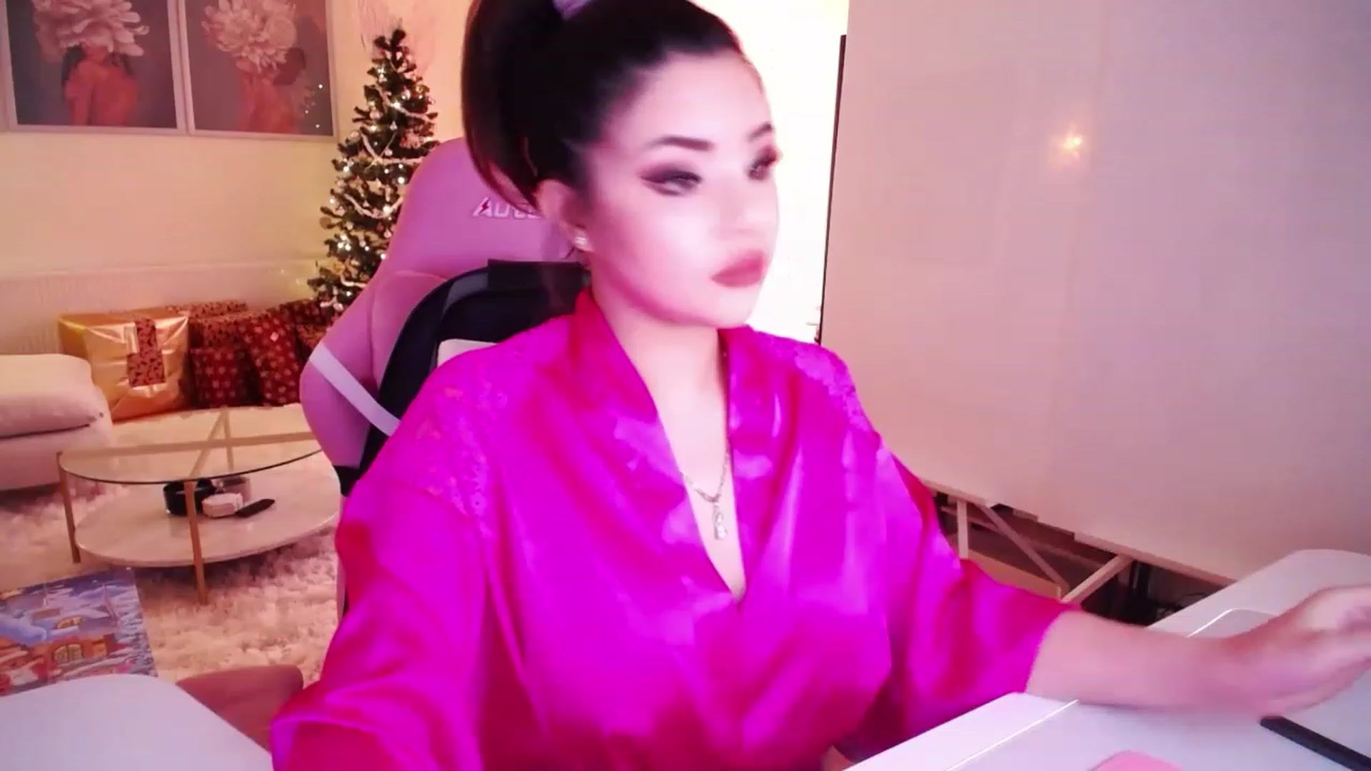 Gallery image thumbnail from SwtSunny's myfreecams stream on, 12/06/2022, 03:15 image 6 of 20