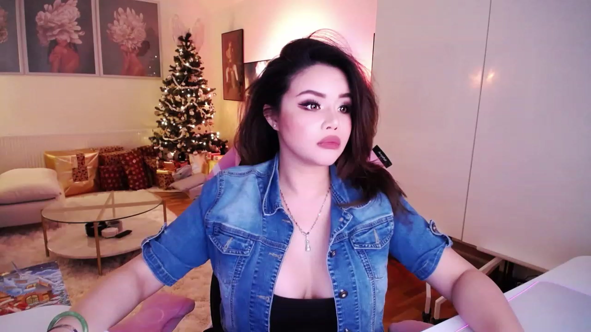 Gallery image thumbnail from SwtSunny's myfreecams stream on, 12/07/2022, 02:11 image 11 of 20