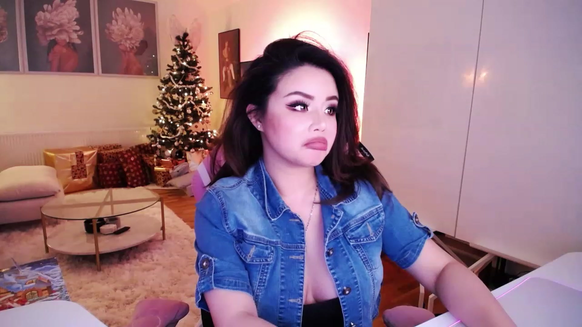 Gallery image thumbnail from SwtSunny's myfreecams stream on, 12/07/2022, 02:11 image 12 of 20