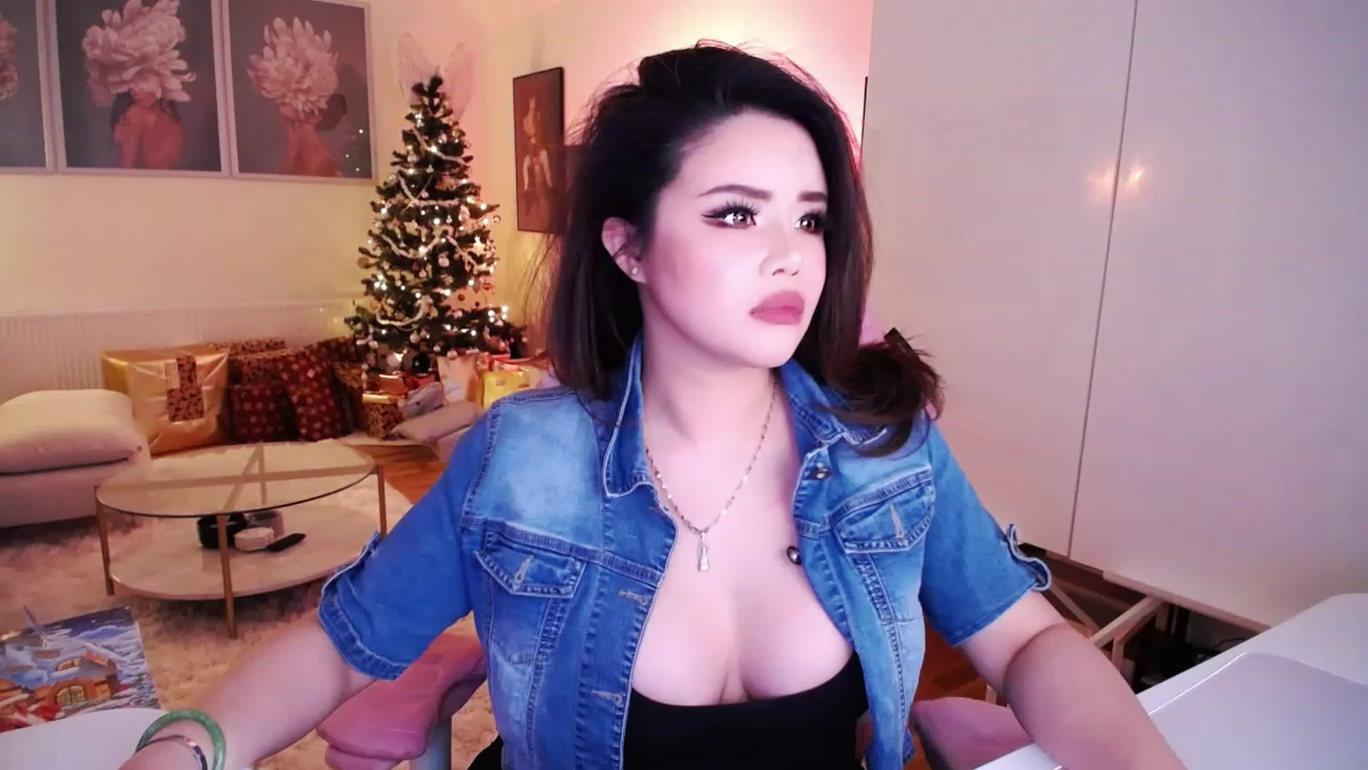 Gallery image thumbnail from SwtSunny's myfreecams stream on, 12/07/2022, 02:11 image 1 of 20