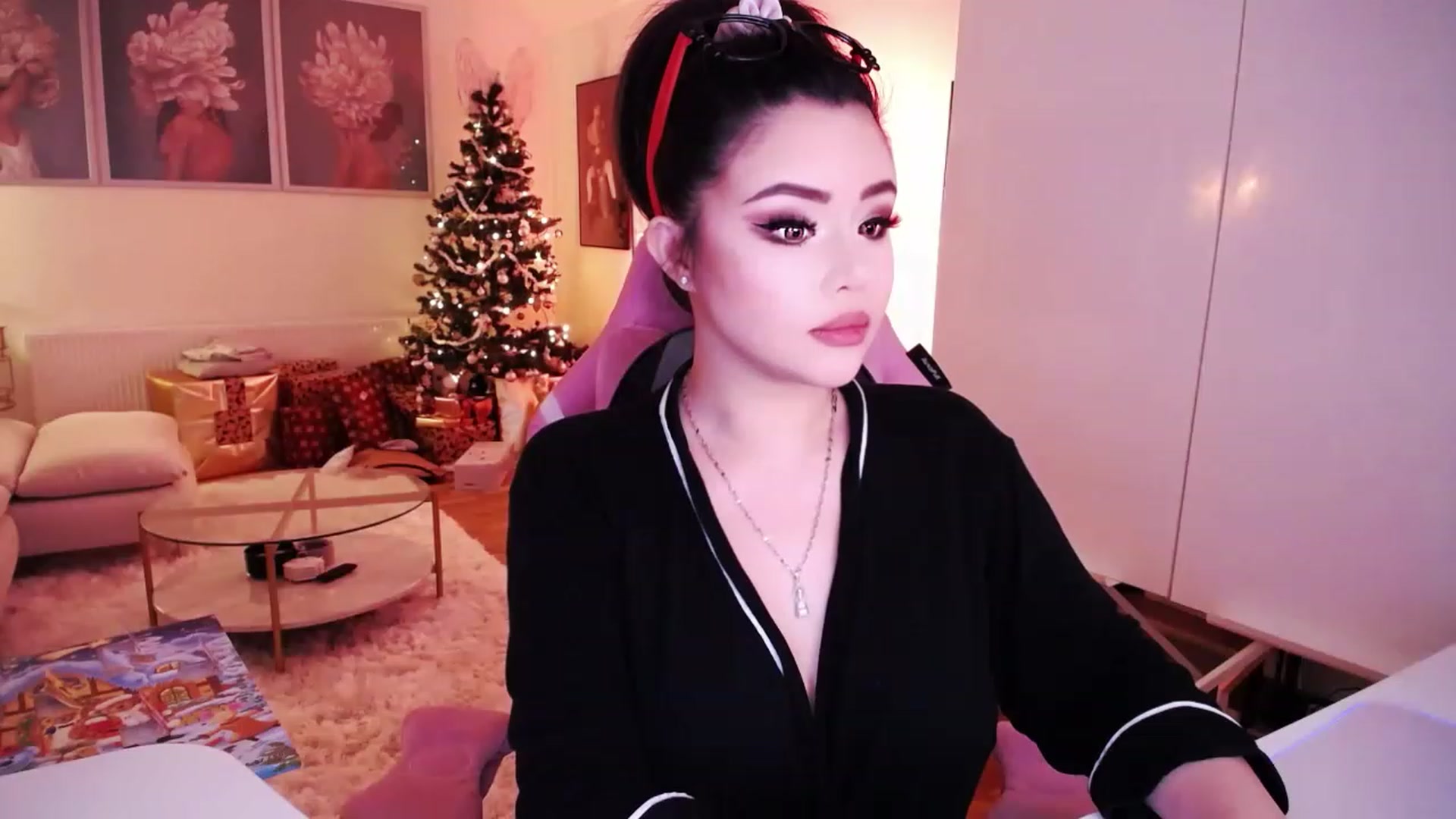 Gallery image thumbnail from SwtSunny's myfreecams stream on, 12/08/2022, 24:02 image 12 of 20