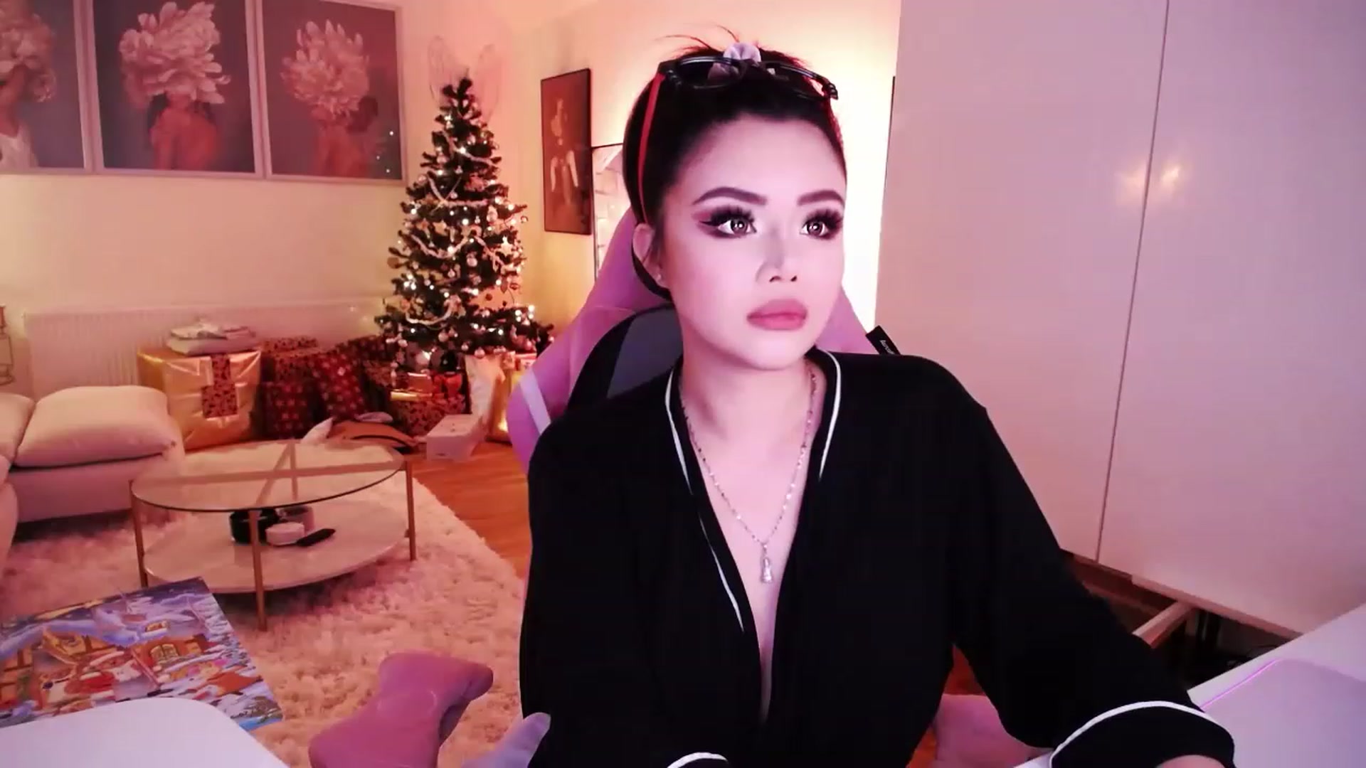 Gallery image thumbnail from SwtSunny's myfreecams stream on, 12/08/2022, 24:02 image 15 of 20