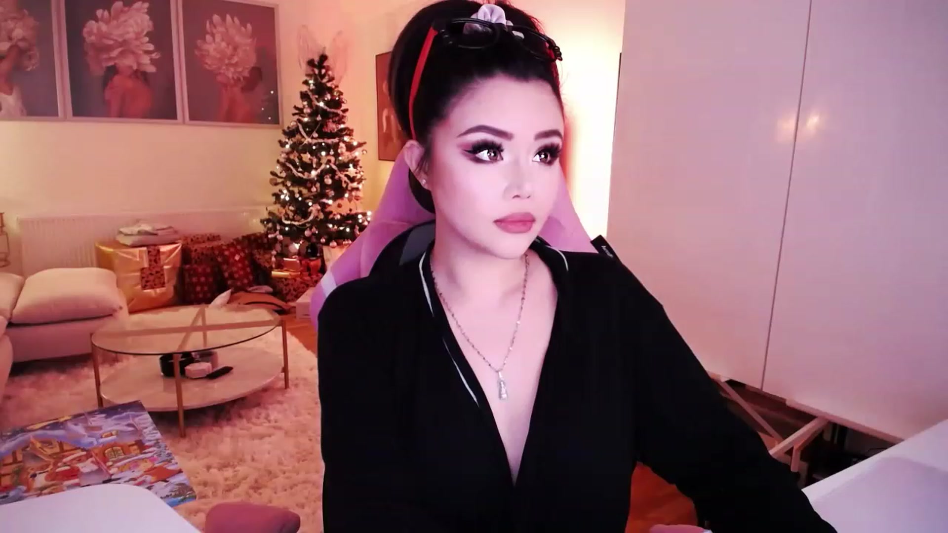 Gallery image thumbnail from SwtSunny's myfreecams stream on, 12/08/2022, 24:02 image 20 of 20