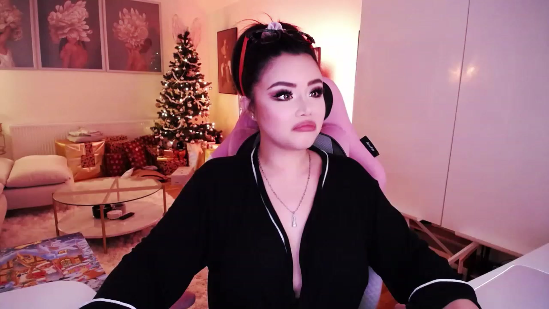 Gallery image thumbnail from SwtSunny's myfreecams stream on, 12/08/2022, 24:02 image 9 of 20