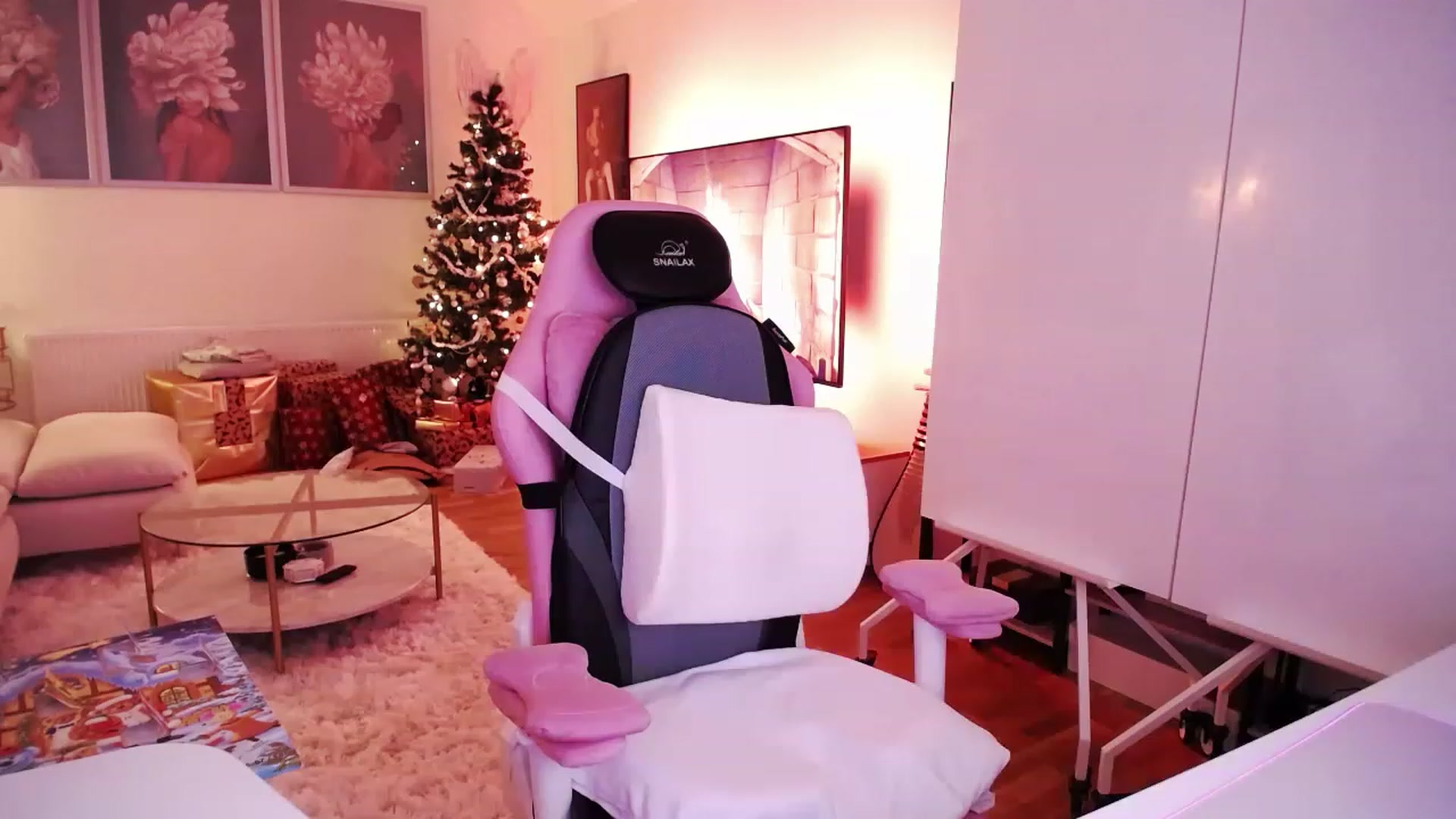 Gallery image thumbnail from SwtSunny's myfreecams stream on, 12/08/2022, 24:02 image 8 of 20