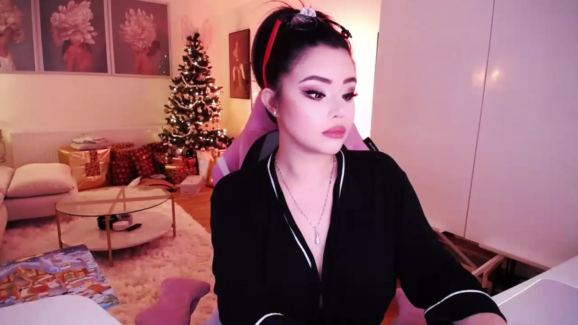 Gallery image thumbnail from SwtSunny's myfreecams stream on, 12/08/2022, 24:02 image 11 of 20