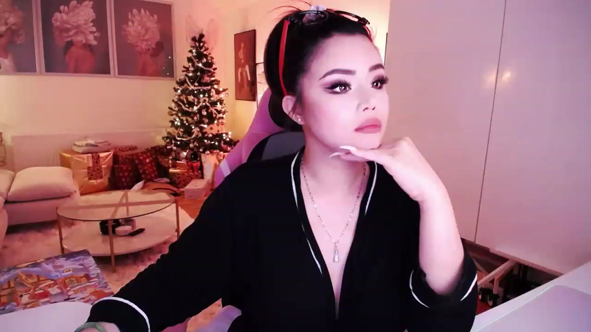 Gallery image thumbnail from SwtSunny's myfreecams stream on, 12/08/2022, 24:02 image 17 of 20