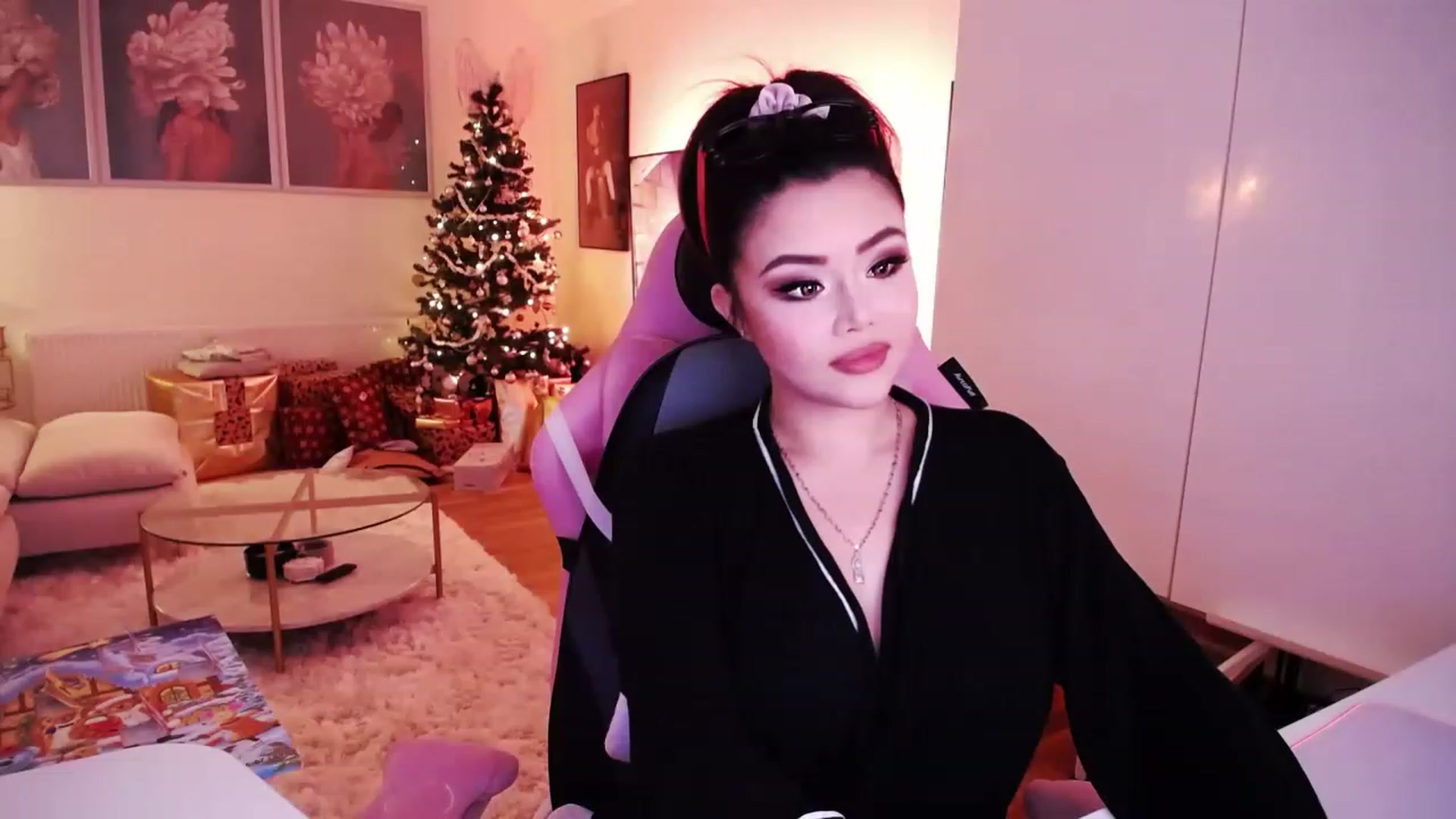 Gallery image thumbnail from SwtSunny's myfreecams stream on, 12/08/2022, 24:02 image 14 of 20