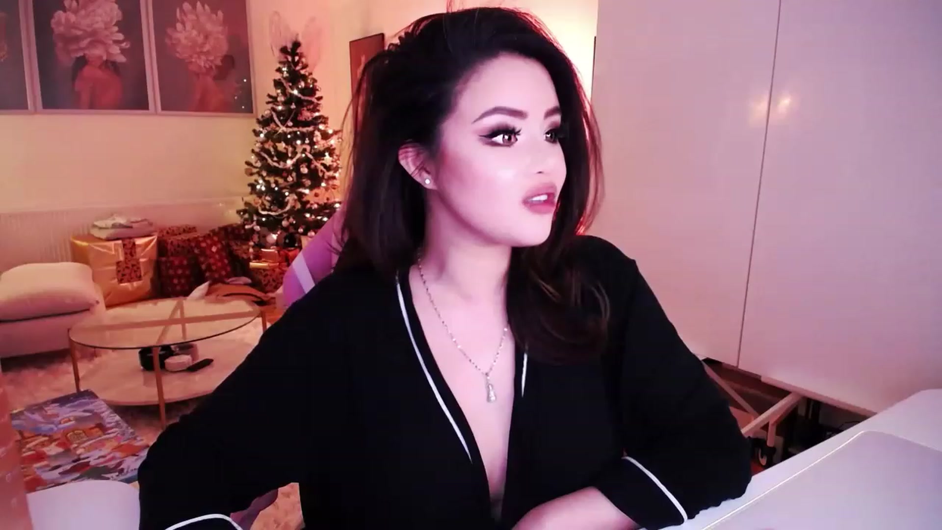 Gallery image thumbnail from SwtSunny's myfreecams stream on, 12/08/2022, 04:15 image 16 of 20