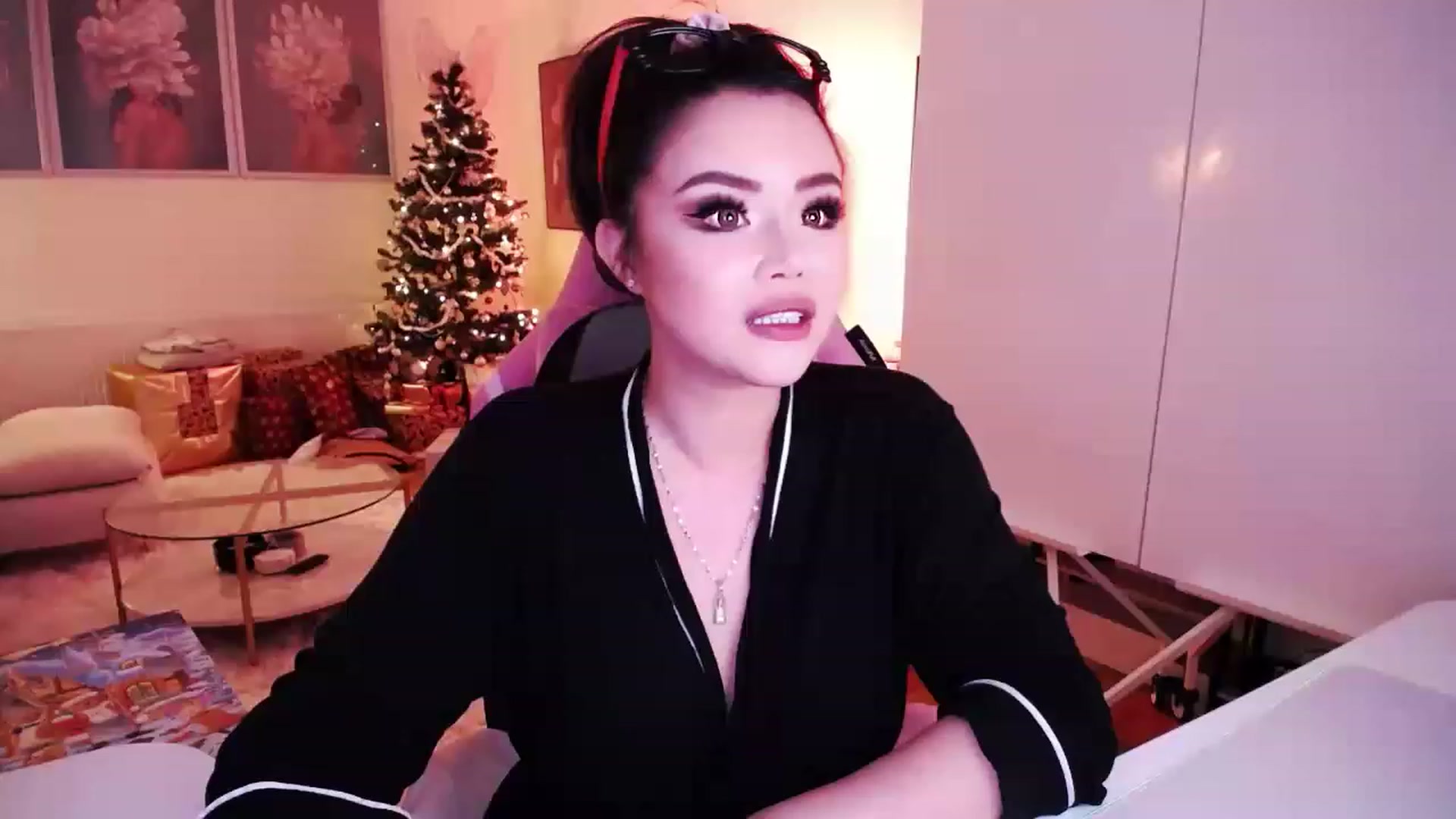 Gallery image thumbnail from SwtSunny's myfreecams stream on, 12/08/2022, 04:15 image 11 of 20