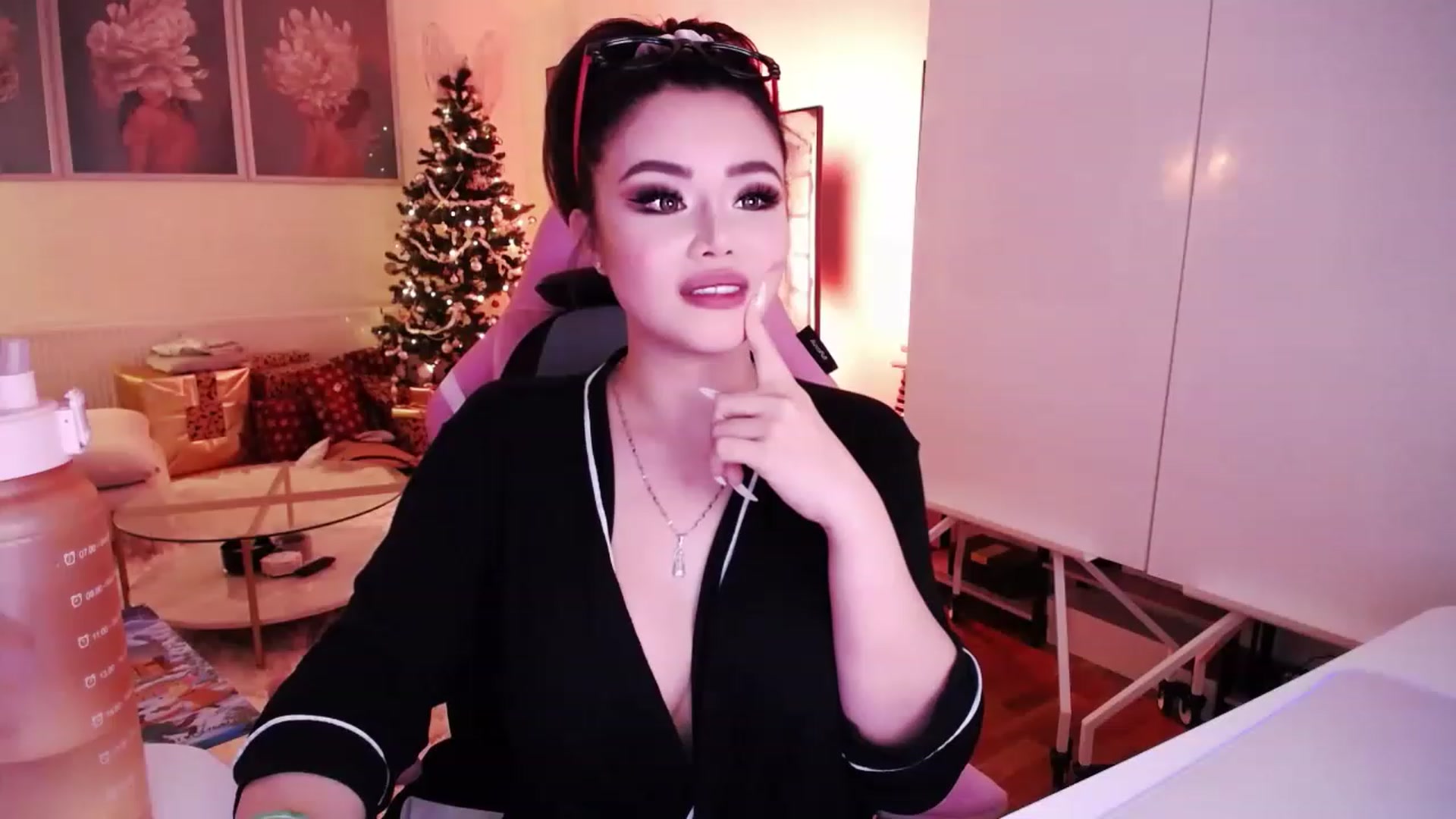 Gallery image thumbnail from SwtSunny's myfreecams stream on, 12/08/2022, 04:15 image 19 of 20