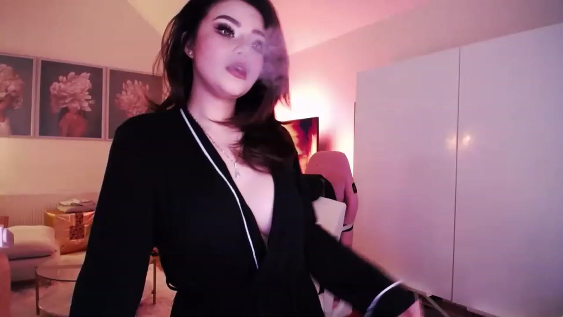 Gallery image thumbnail from SwtSunny's myfreecams stream on, 12/08/2022, 06:41 image 1 of 20