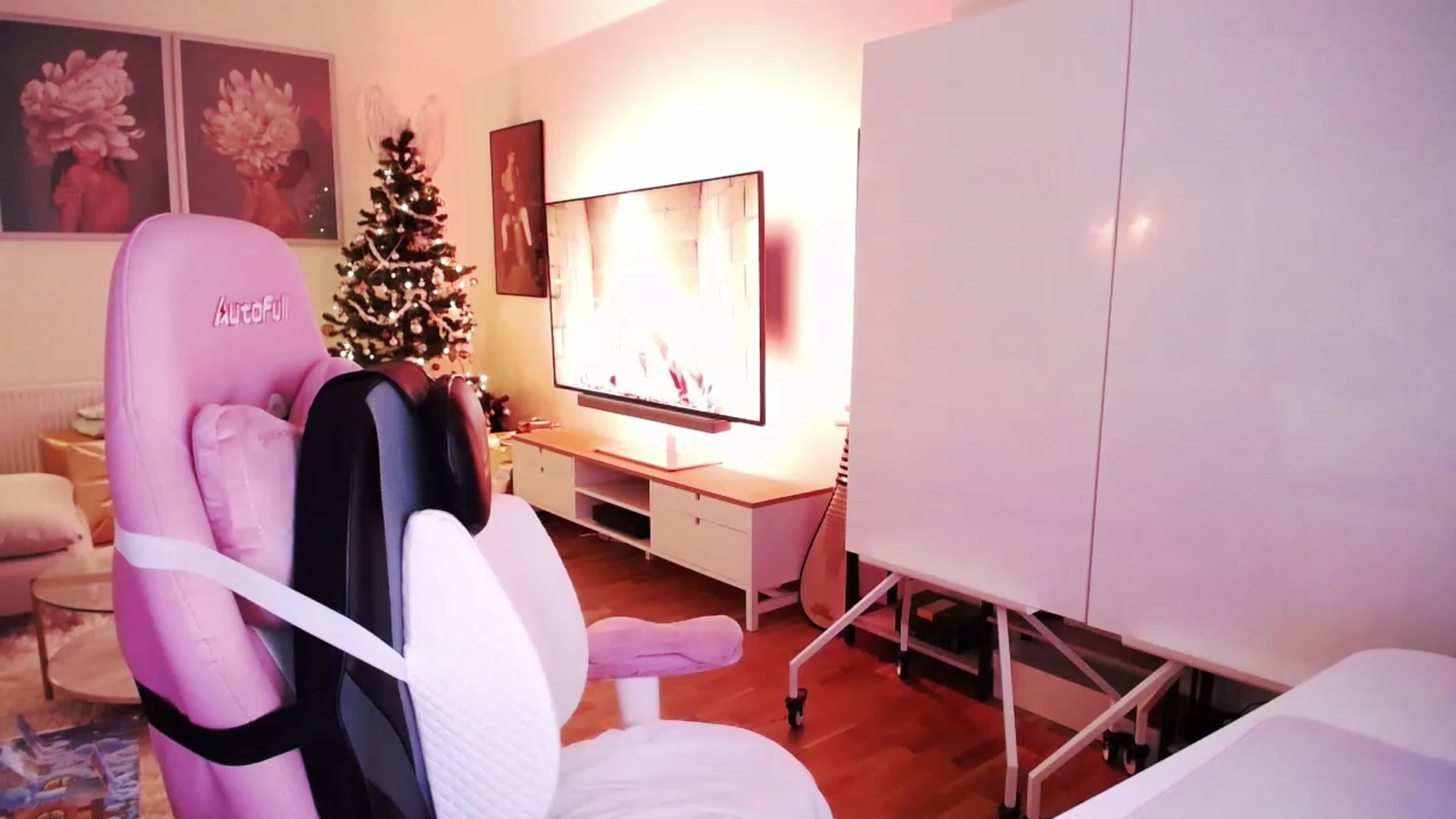 Gallery image thumbnail from SwtSunny's myfreecams stream on, 12/09/2022, 24:18 image 6 of 20