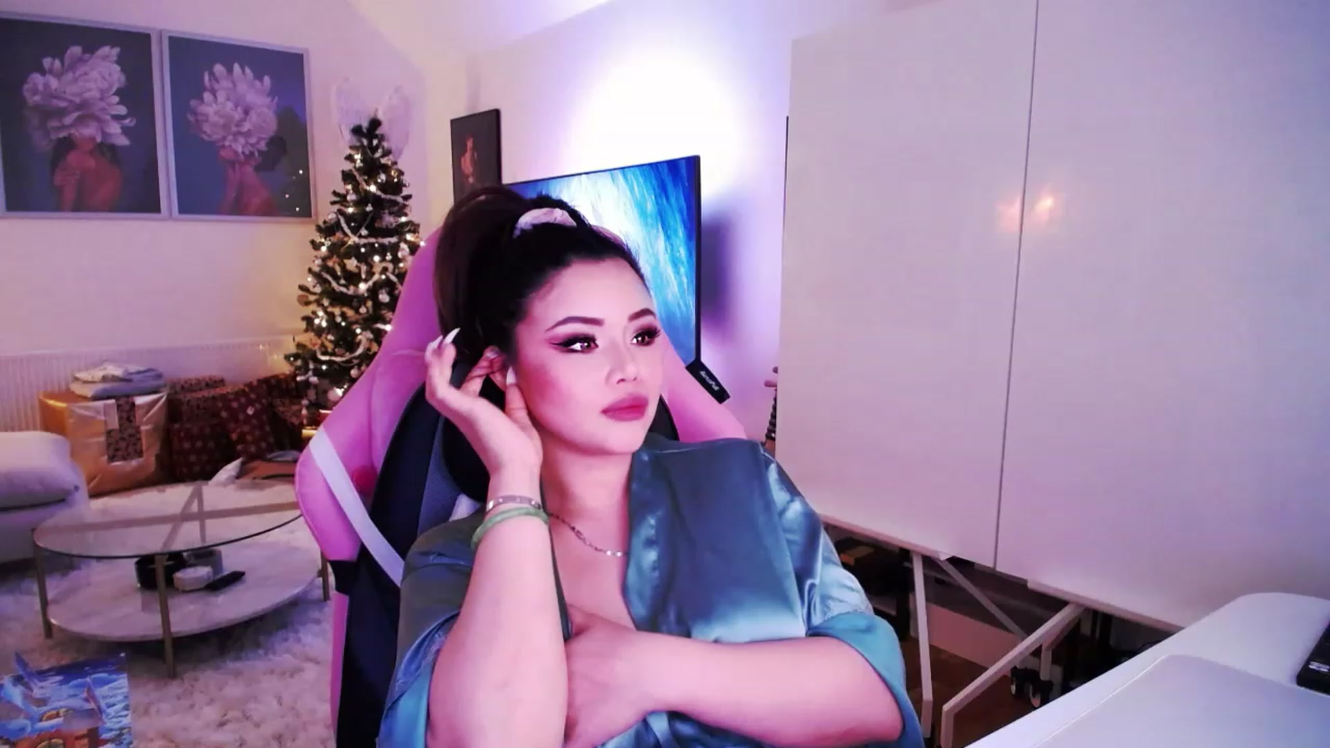Gallery image thumbnail from SwtSunny's myfreecams stream on, 12/09/2022, 03:41 image 20 of 20