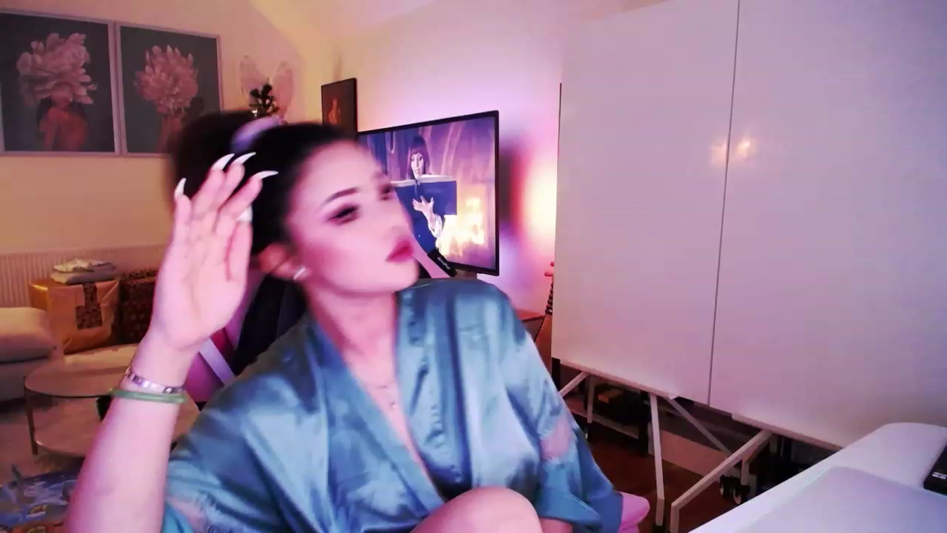 Gallery image thumbnail from SwtSunny's myfreecams stream on, 12/09/2022, 03:41 image 8 of 20