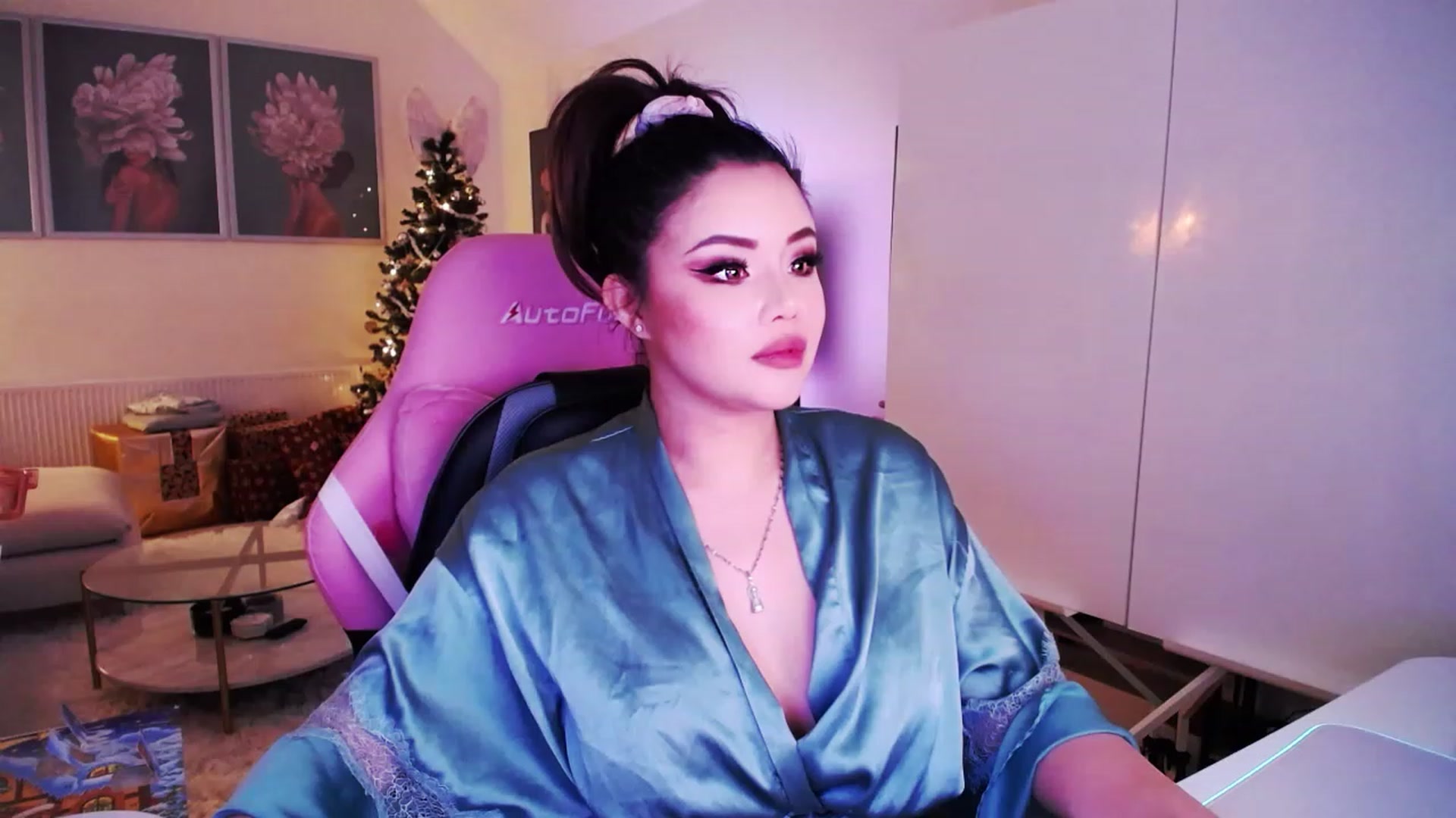 Gallery image thumbnail from SwtSunny's myfreecams stream on, 12/09/2022, 03:41 image 1 of 20