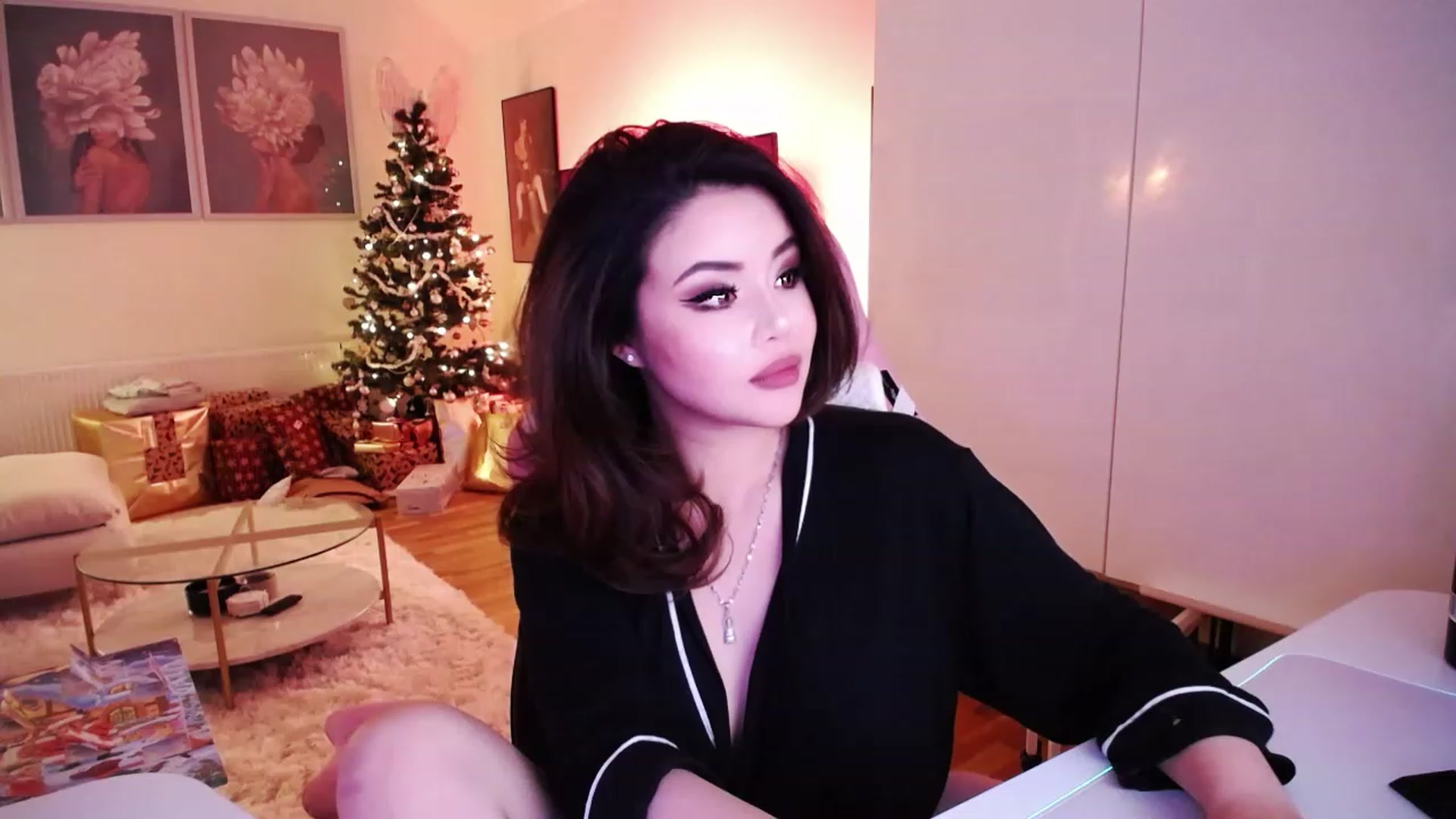 Gallery image thumbnail from SwtSunny's myfreecams stream on, 12/10/2022, 03:16 image 9 of 20