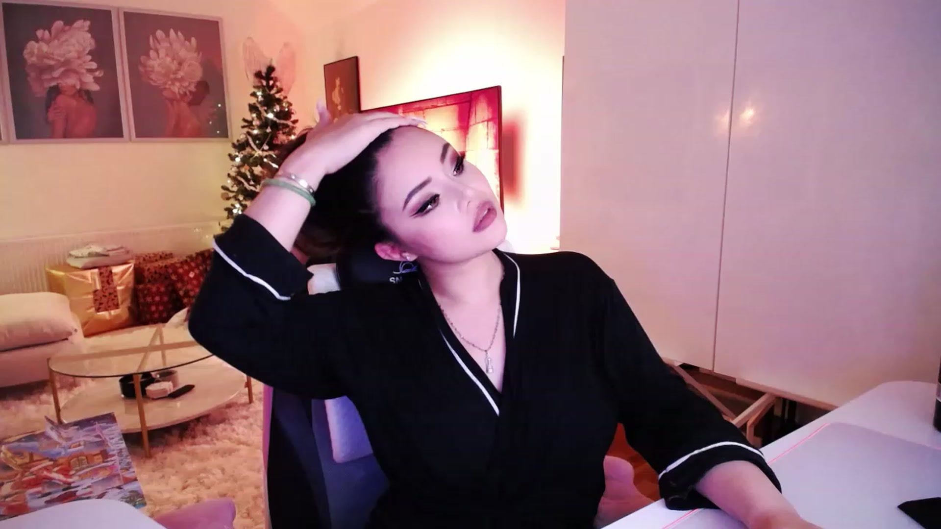 Gallery image thumbnail from SwtSunny's myfreecams stream on, 12/10/2022, 03:16 image 11 of 20