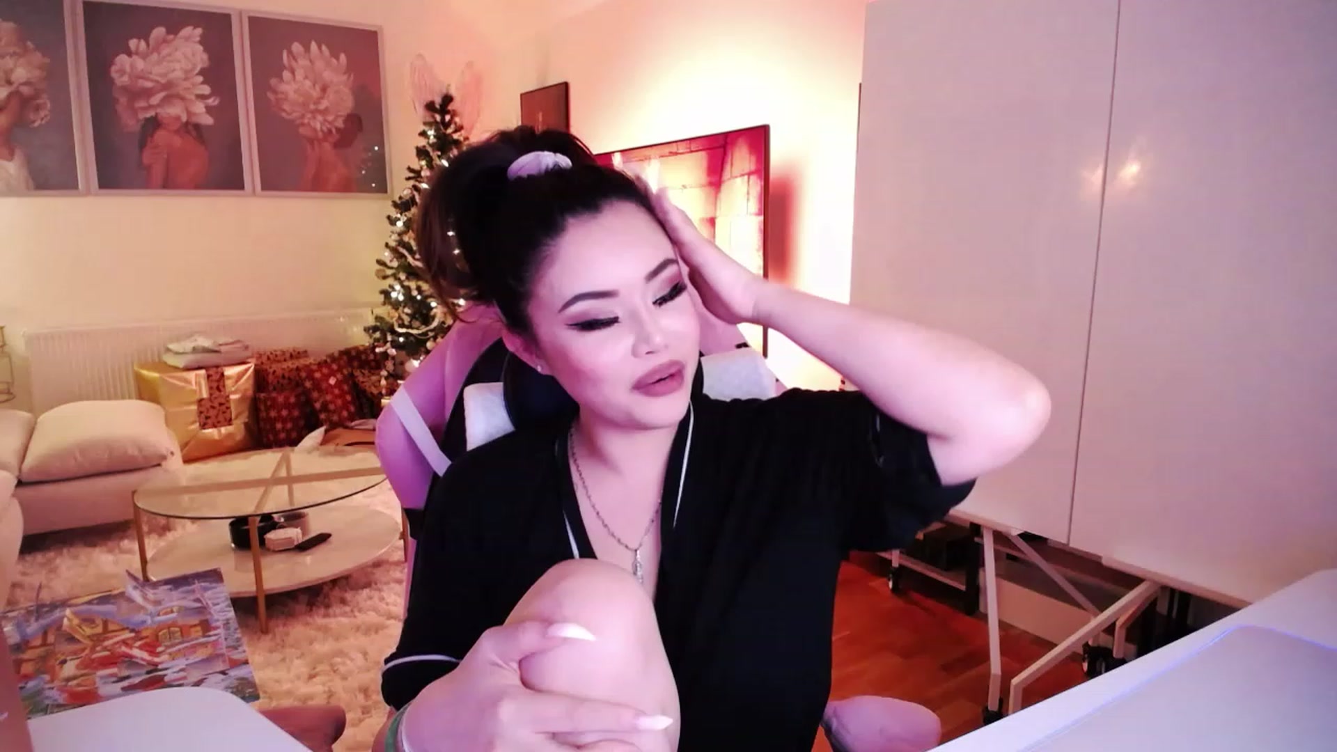 Gallery image thumbnail from SwtSunny's myfreecams stream on, 12/10/2022, 03:16 image 12 of 20