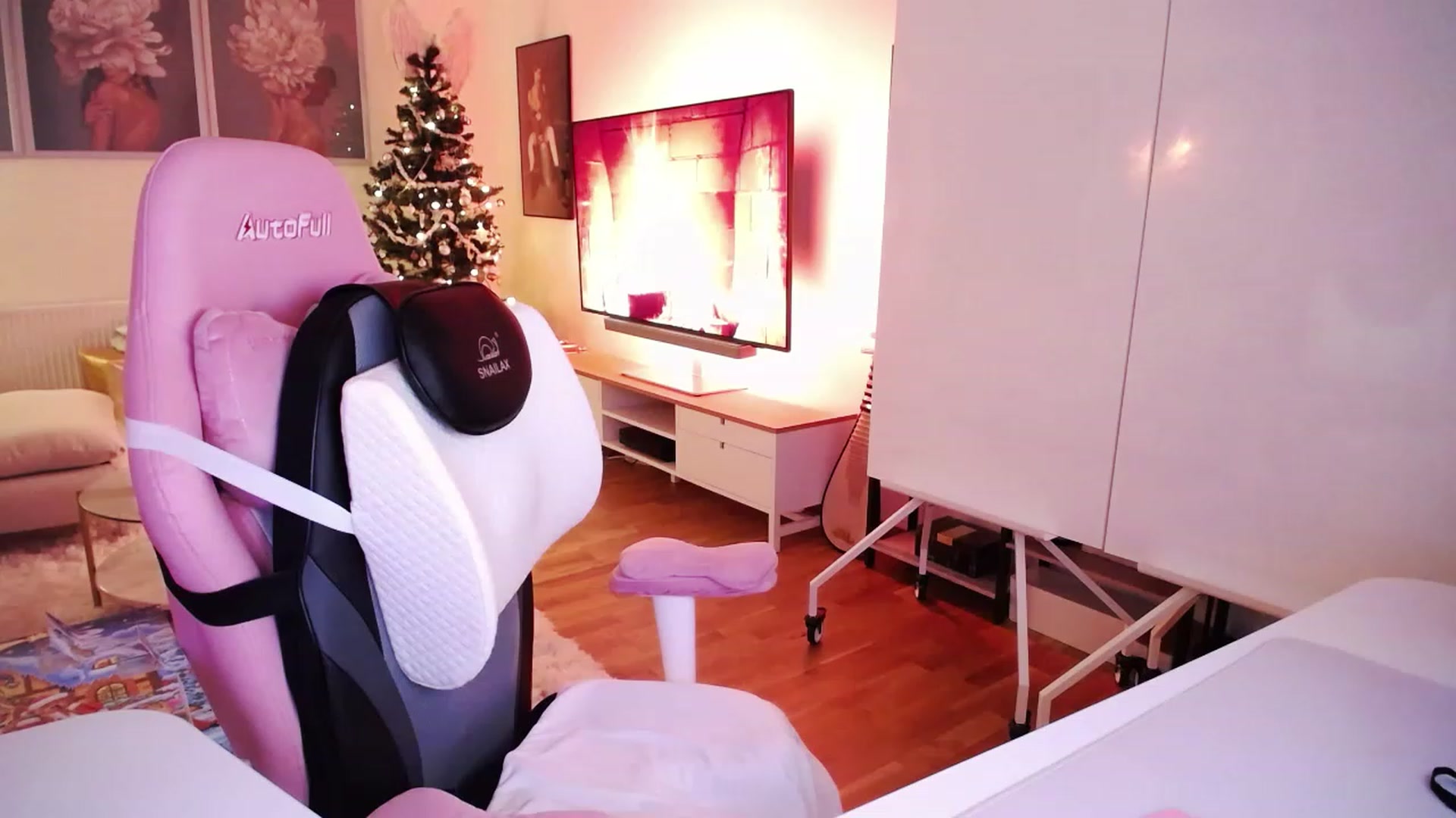 Gallery image thumbnail from SwtSunny's myfreecams stream on, 12/10/2022, 03:16 image 19 of 20