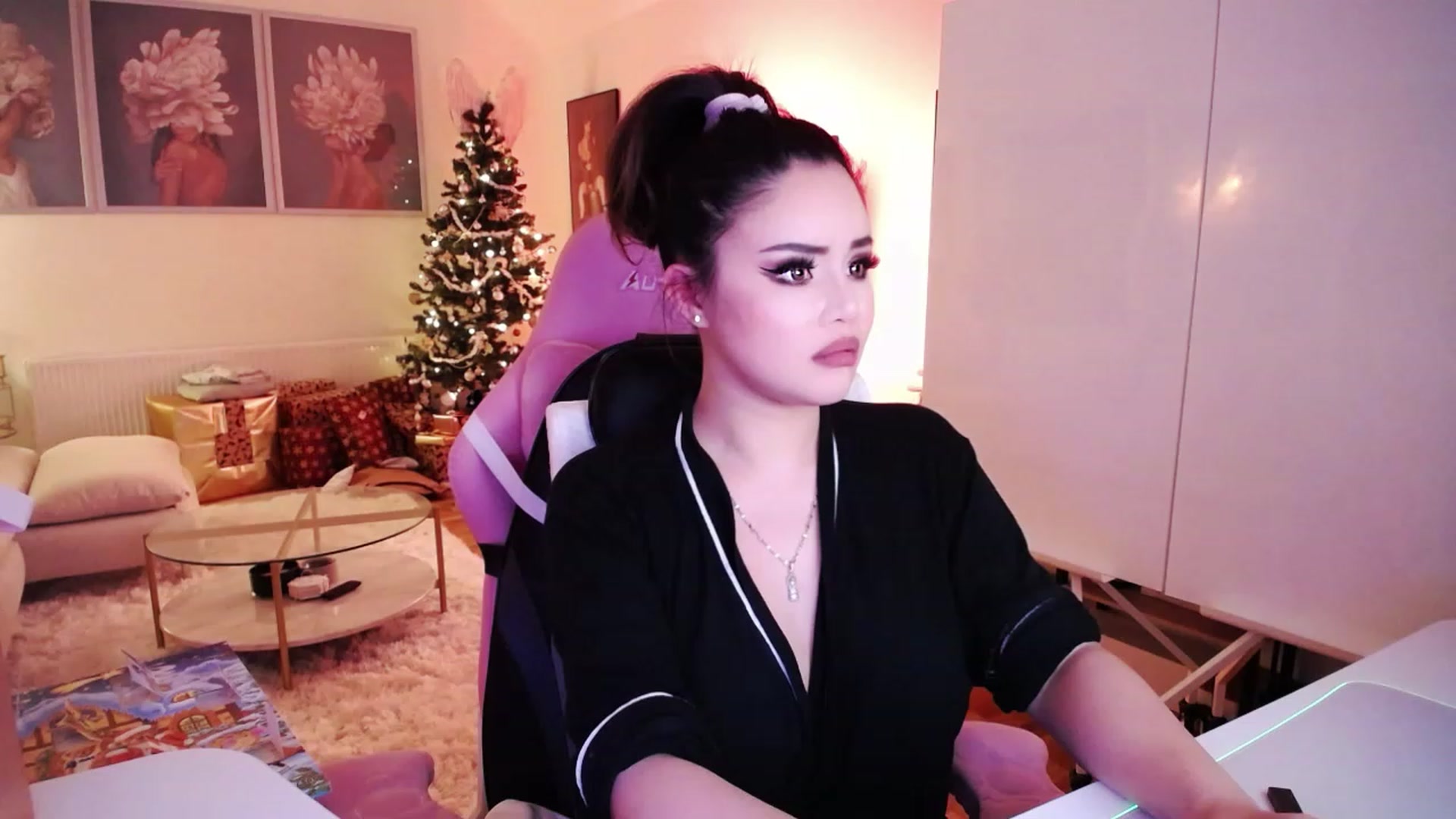 Gallery image thumbnail from SwtSunny's myfreecams stream on, 12/10/2022, 03:16 image 13 of 20