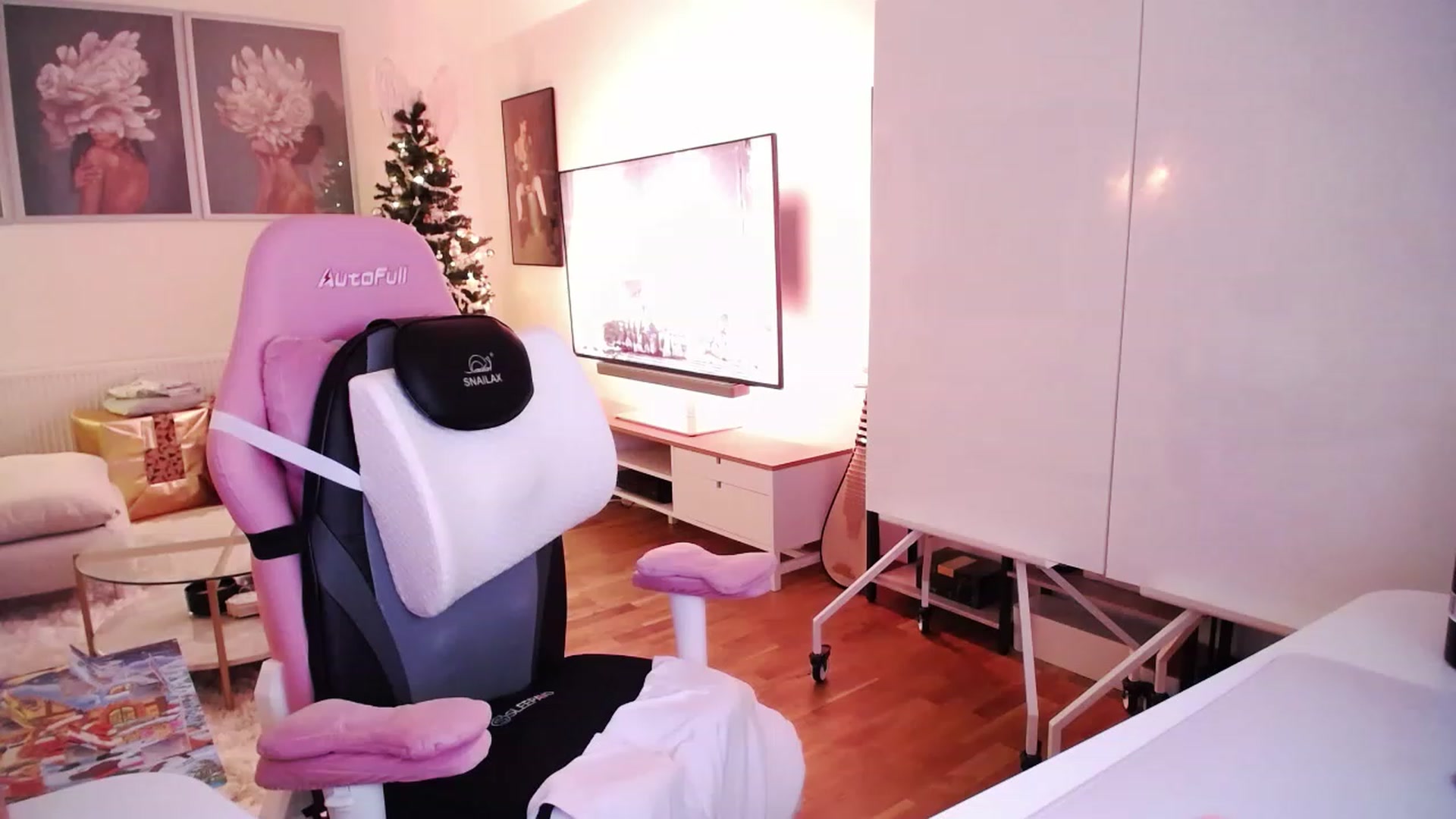 Gallery image thumbnail from SwtSunny's myfreecams stream on, 12/10/2022, 03:16 image 1 of 20