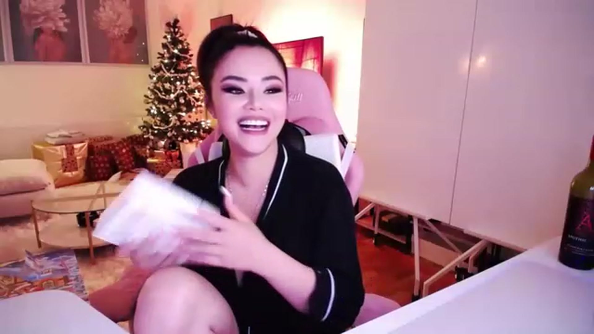 Gallery image thumbnail from SwtSunny's myfreecams stream on, 12/10/2022, 06:30 image 4 of 20