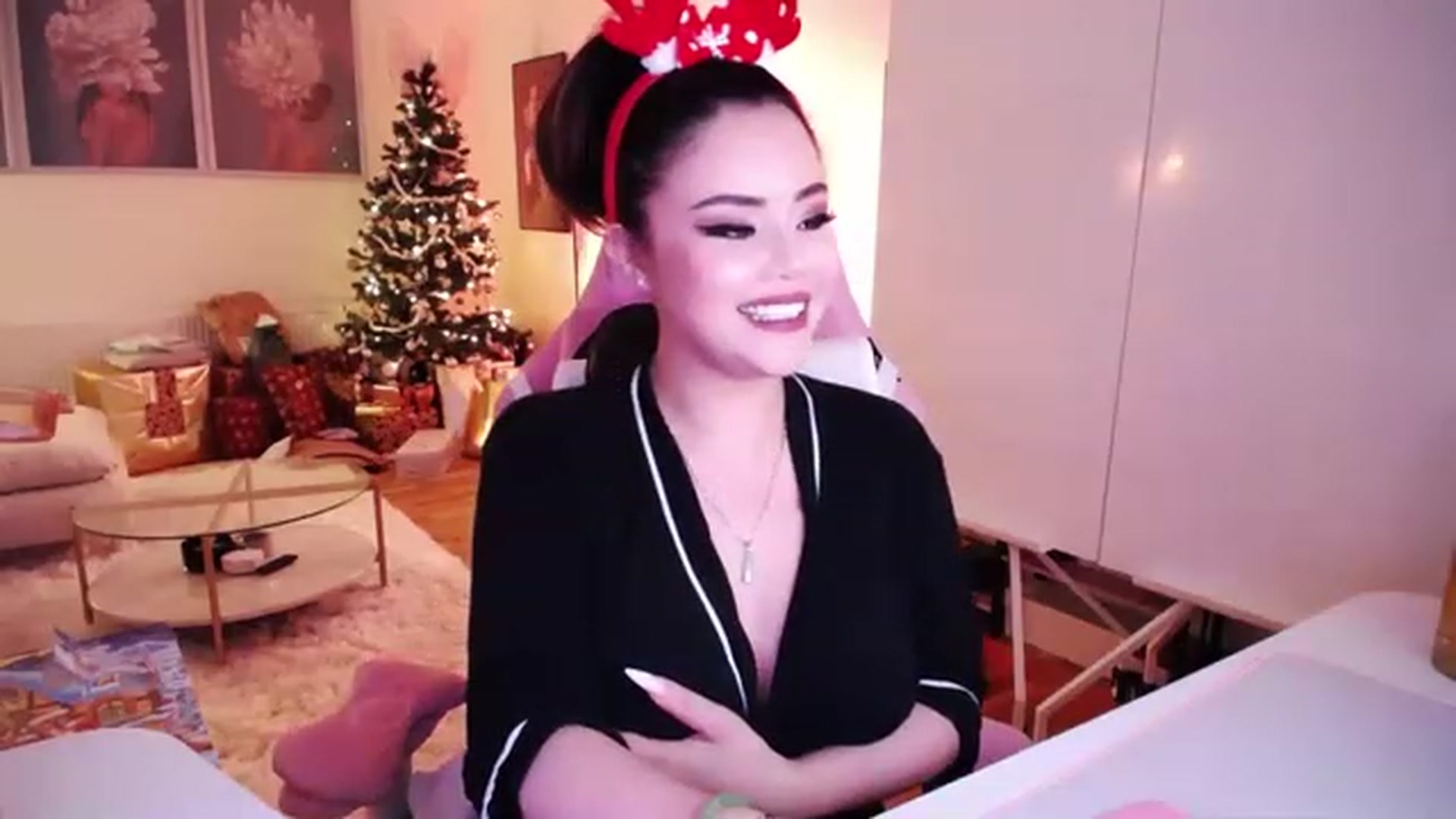Gallery image thumbnail from SwtSunny's myfreecams stream on, 12/10/2022, 06:30 image 13 of 20