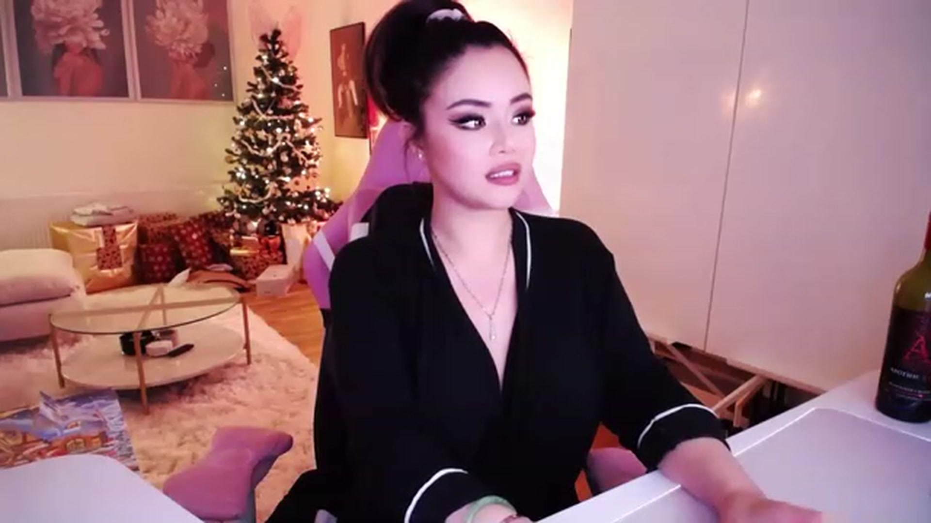 Gallery image thumbnail from SwtSunny's myfreecams stream on, 12/10/2022, 06:30 image 3 of 20