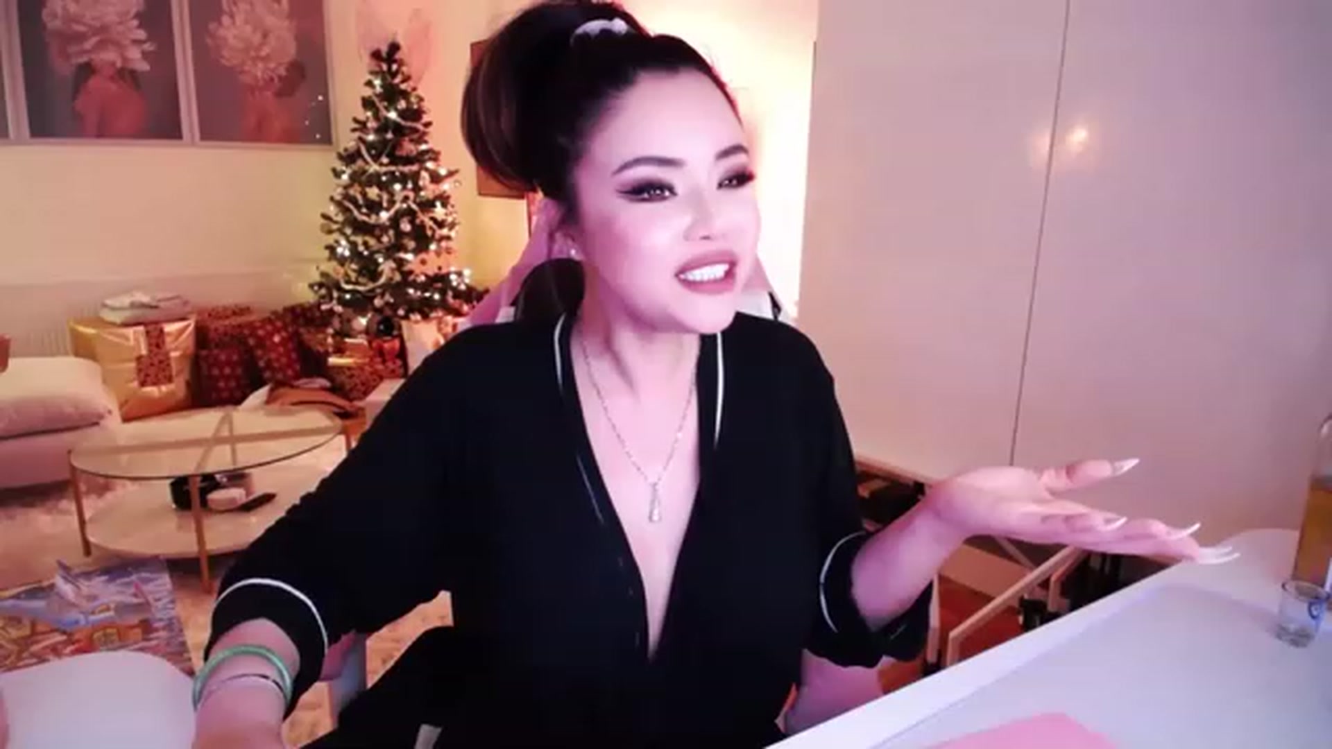 Gallery image thumbnail from SwtSunny's myfreecams stream on, 12/10/2022, 06:30 image 7 of 20